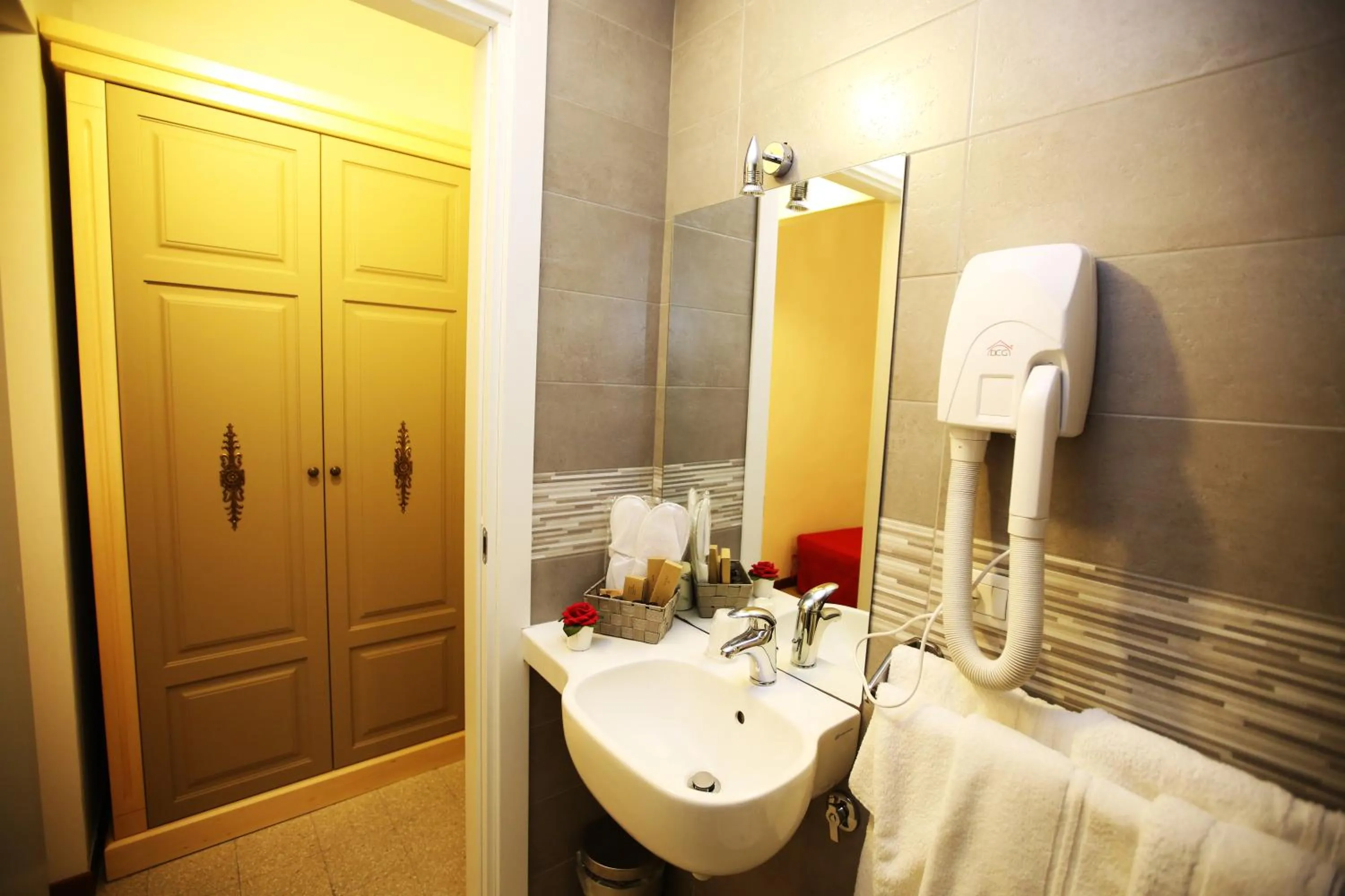 Bathroom in La Bella Napoli B&B