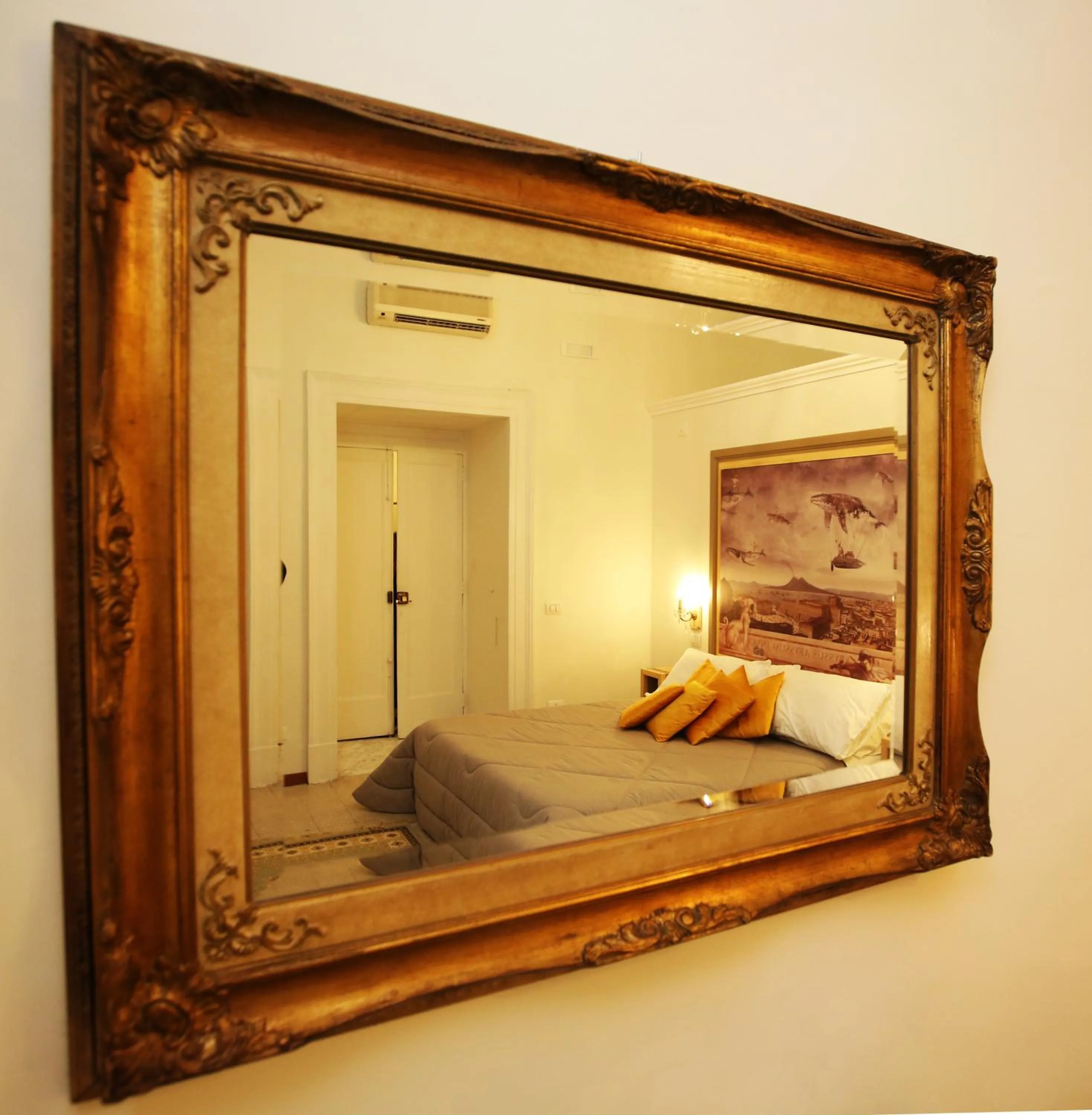 Bed in La Bella Napoli B&B