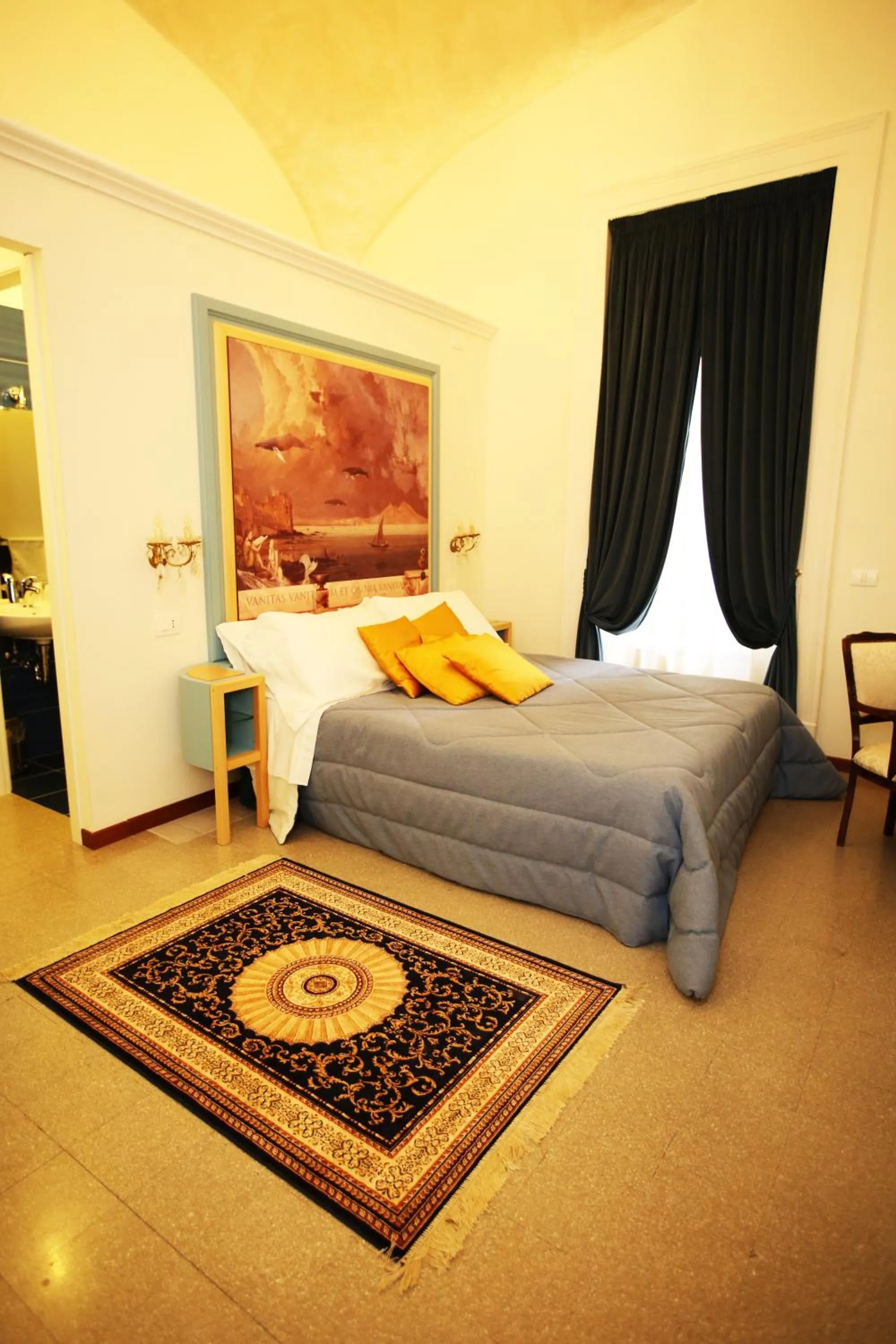 Photo of the whole room, Bed in La Bella Napoli B&B