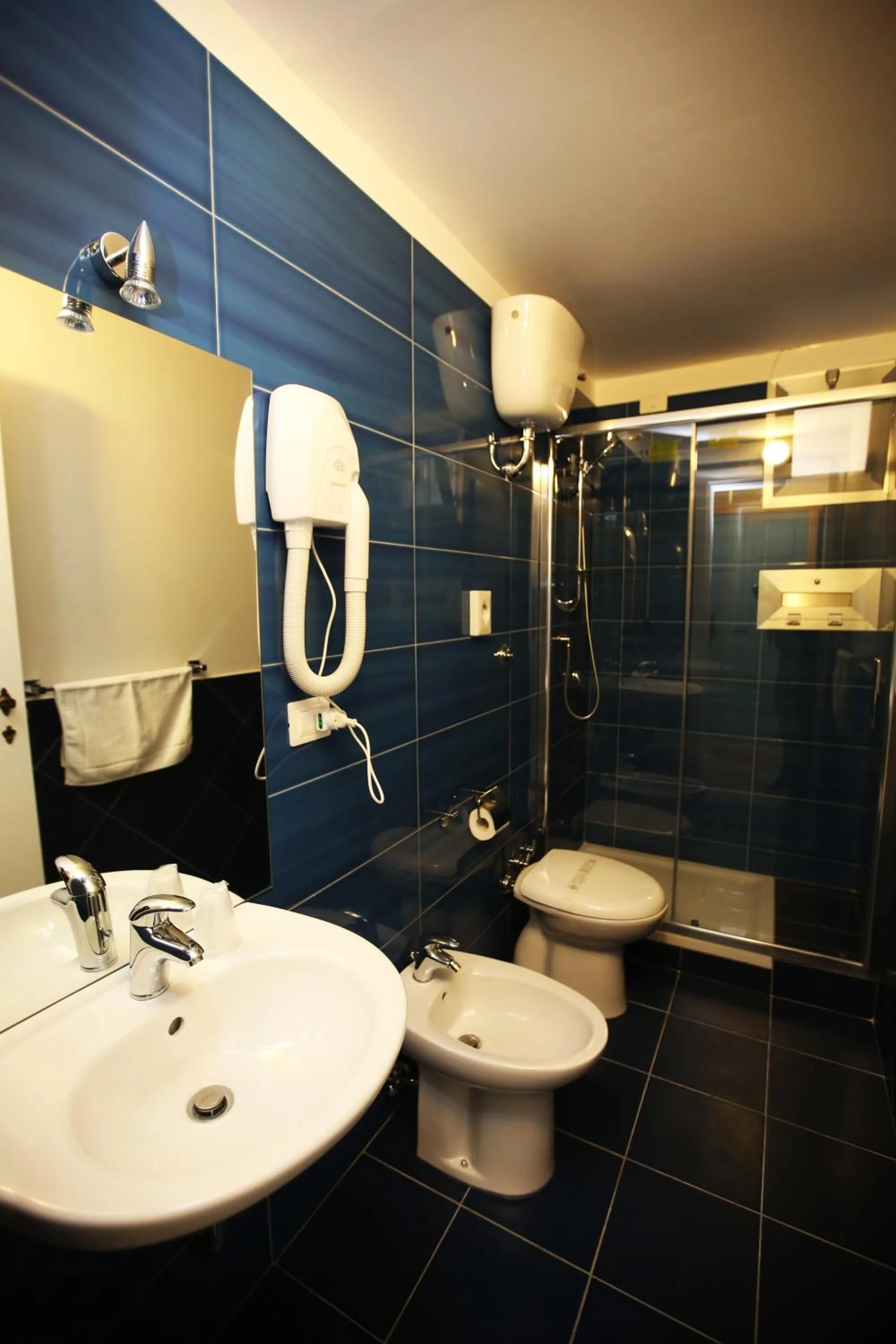 Bathroom in La Bella Napoli B&B