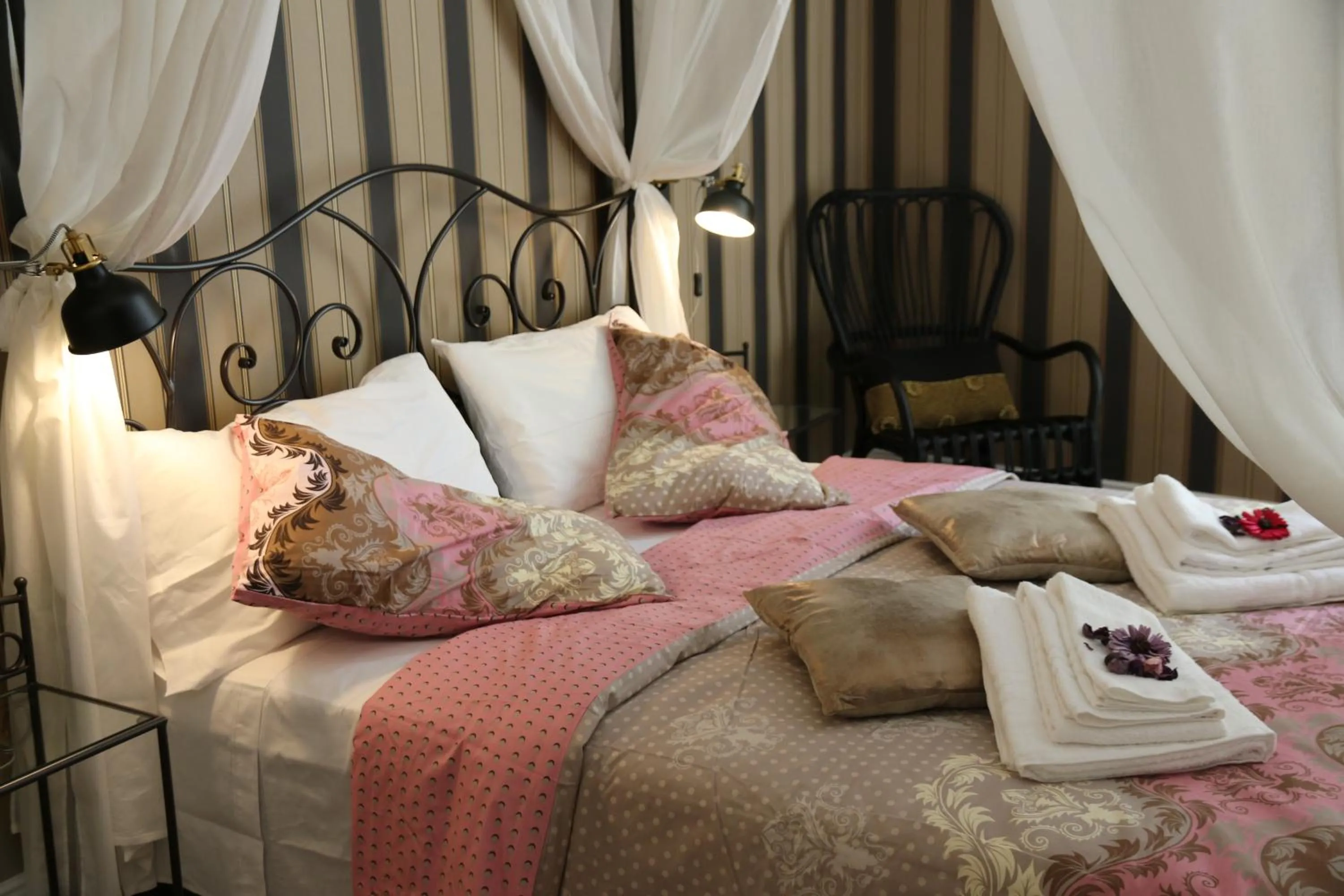 Decorative detail, Bed in Aitna B&B