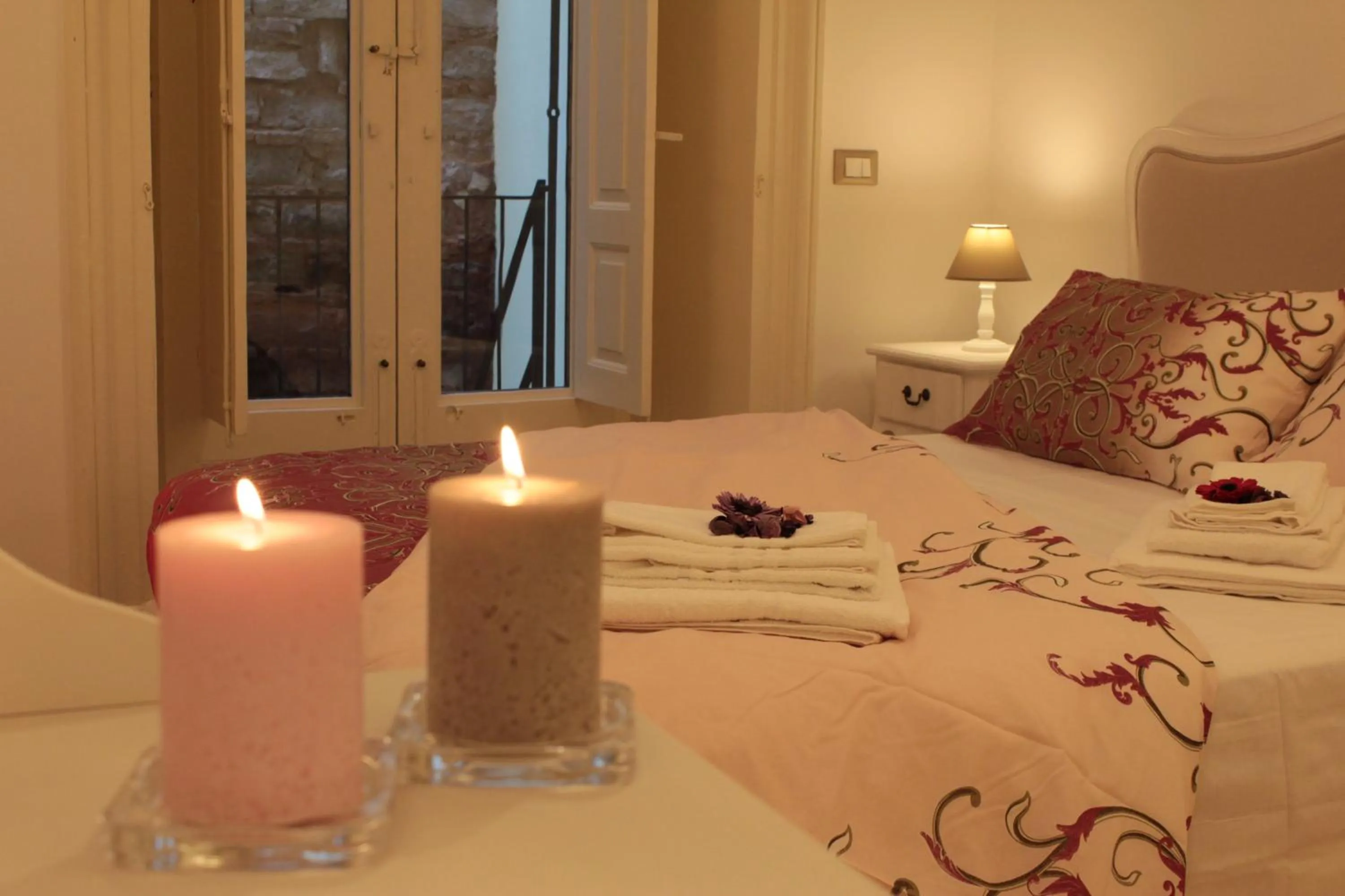 Decorative detail, Bed in Aitna B&B