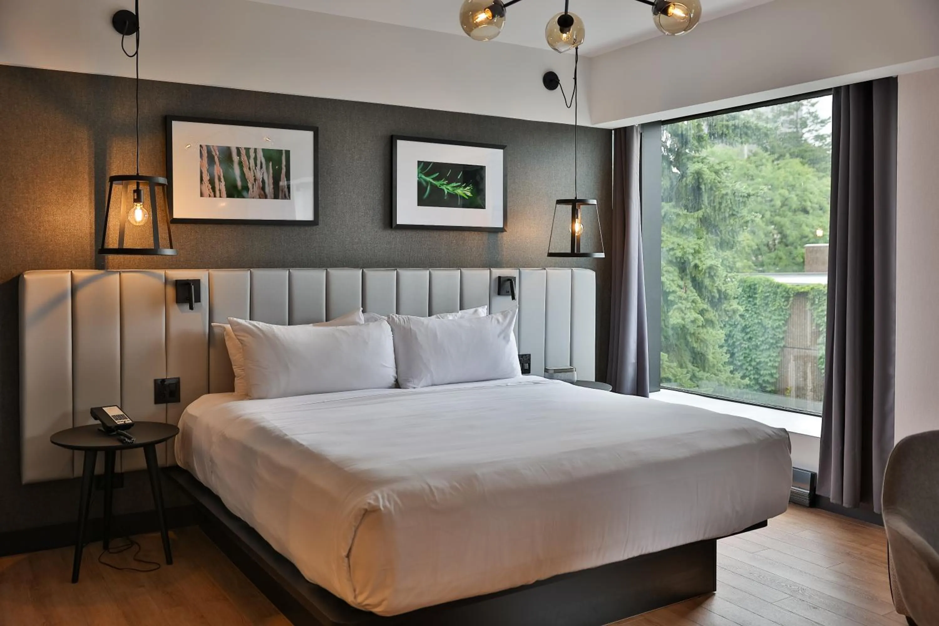 Bed in Hotel Bonaventure Montreal