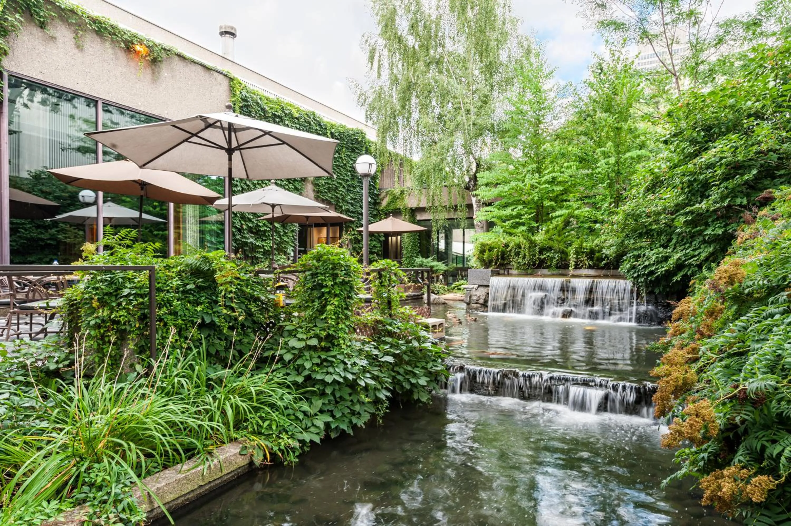 Patio in Hotel Bonaventure Montreal