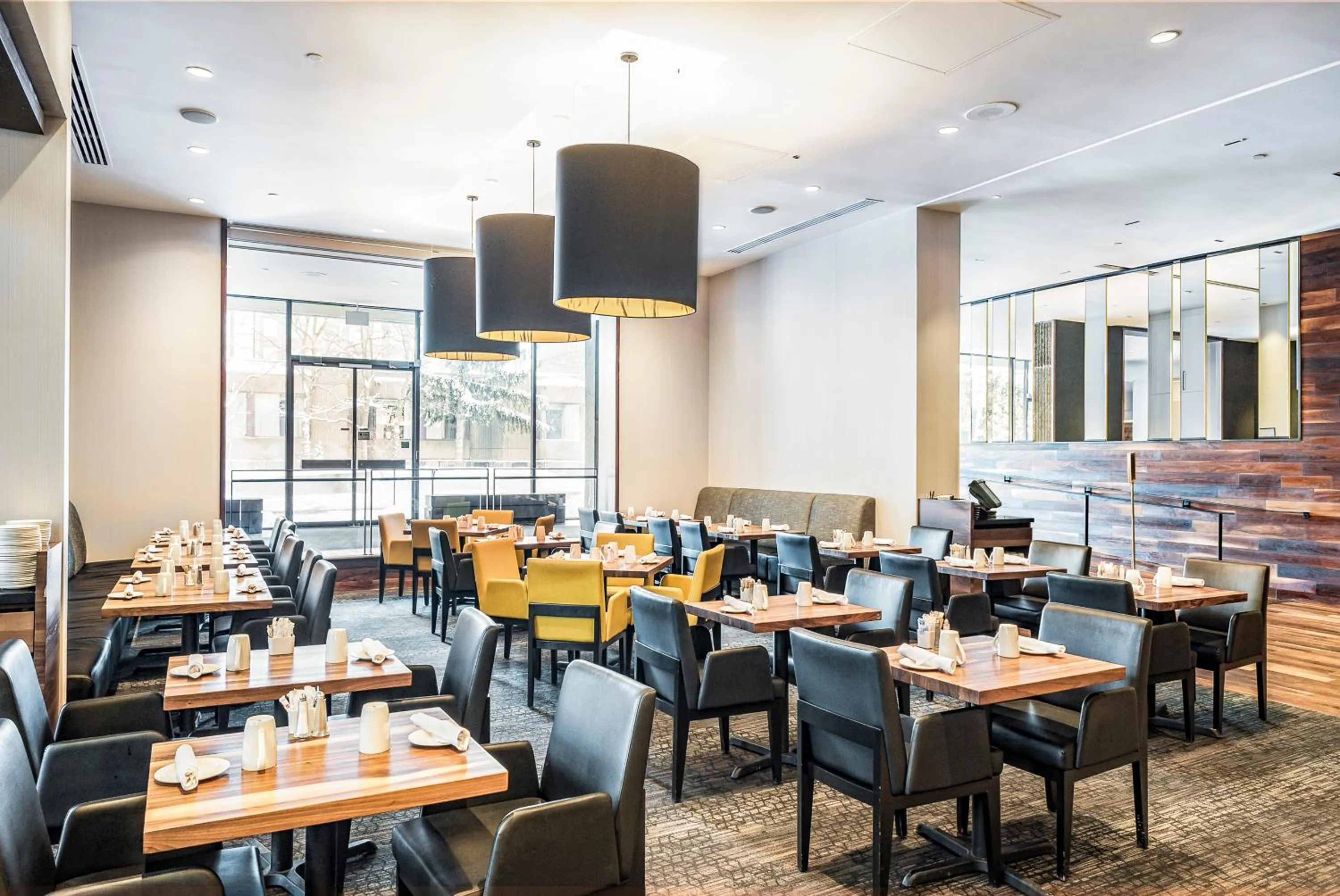 Lunch in Hotel Bonaventure Montreal