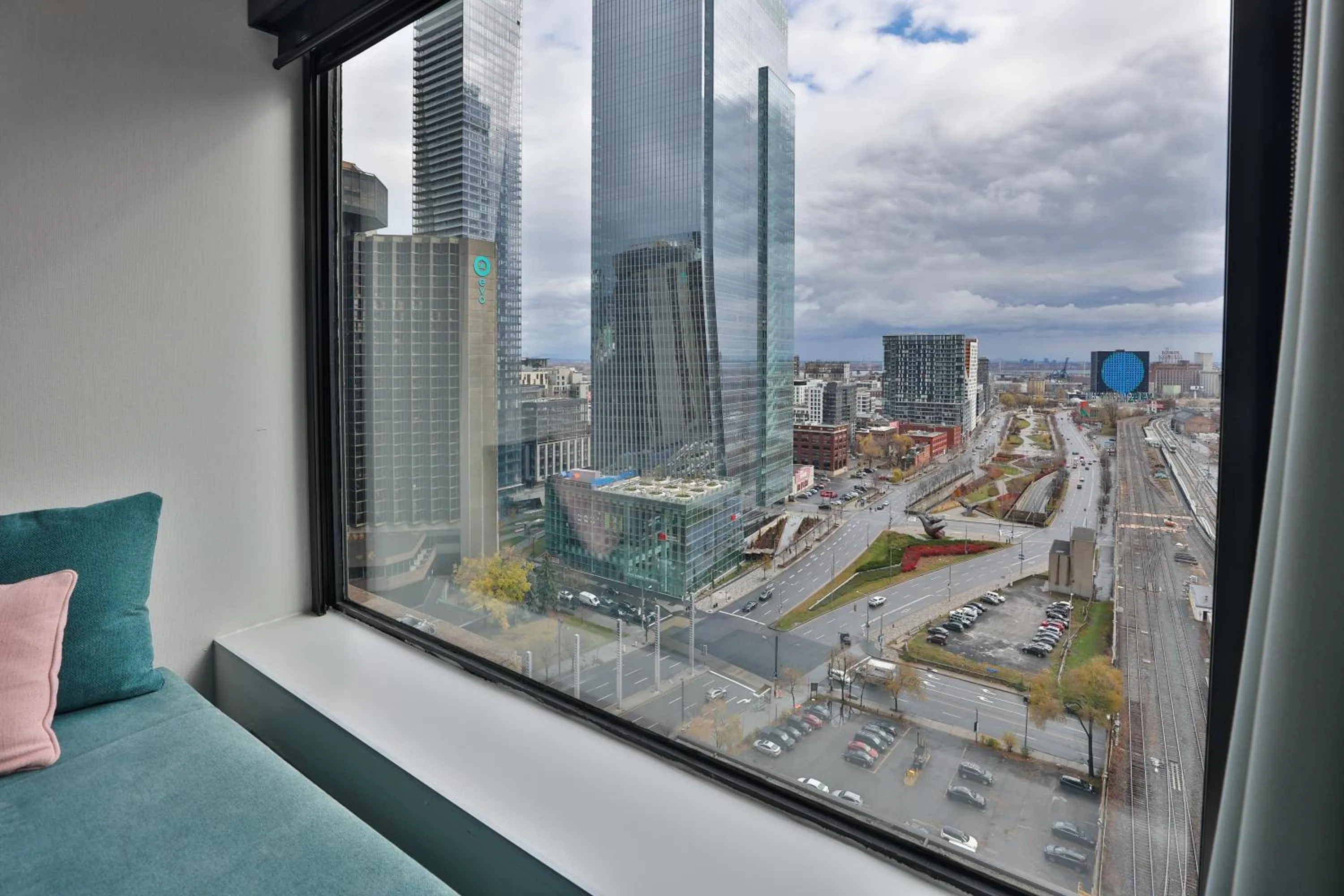 City view in Hotel Bonaventure Montreal