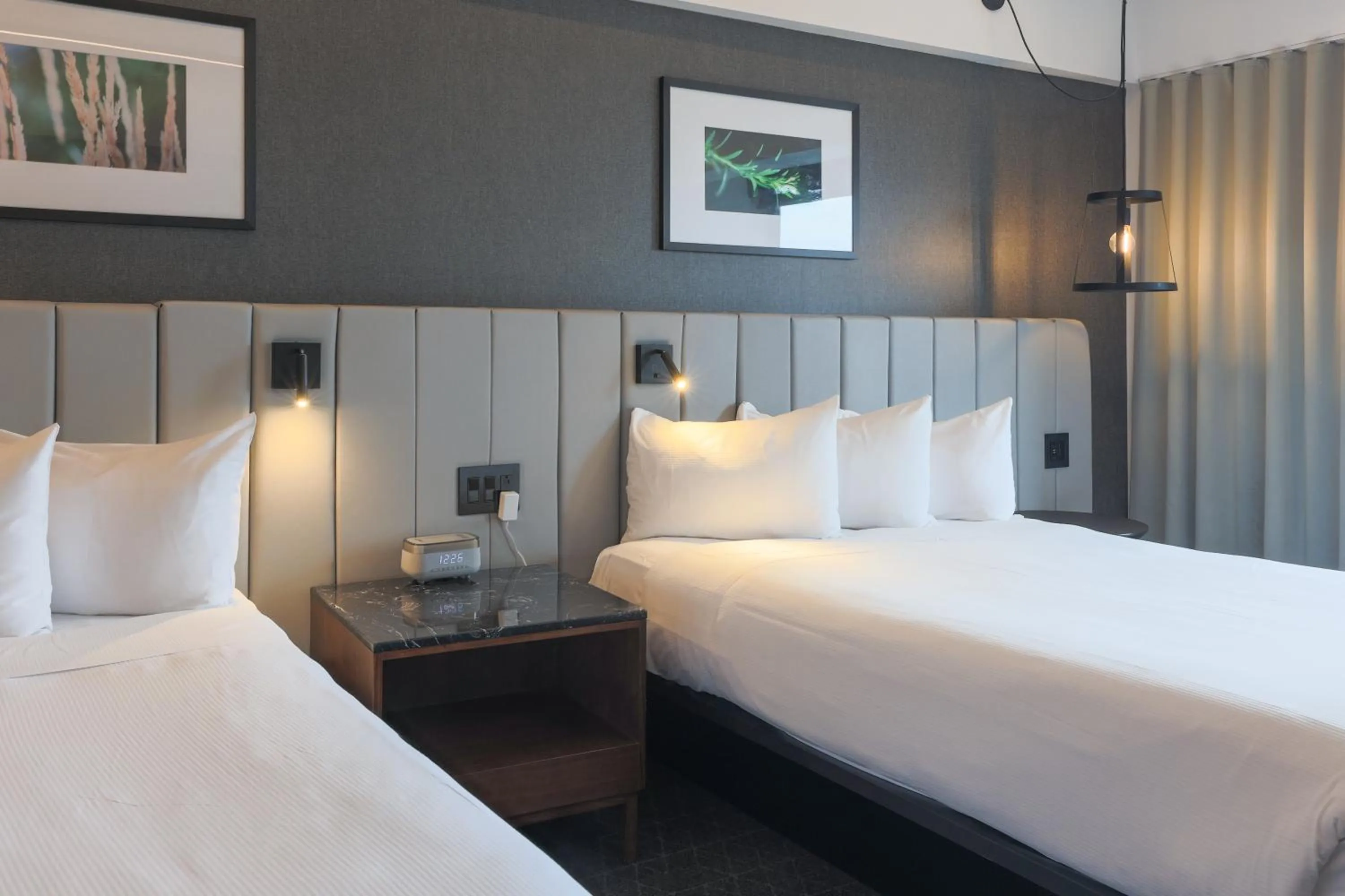 Bed in Hotel Bonaventure Montreal