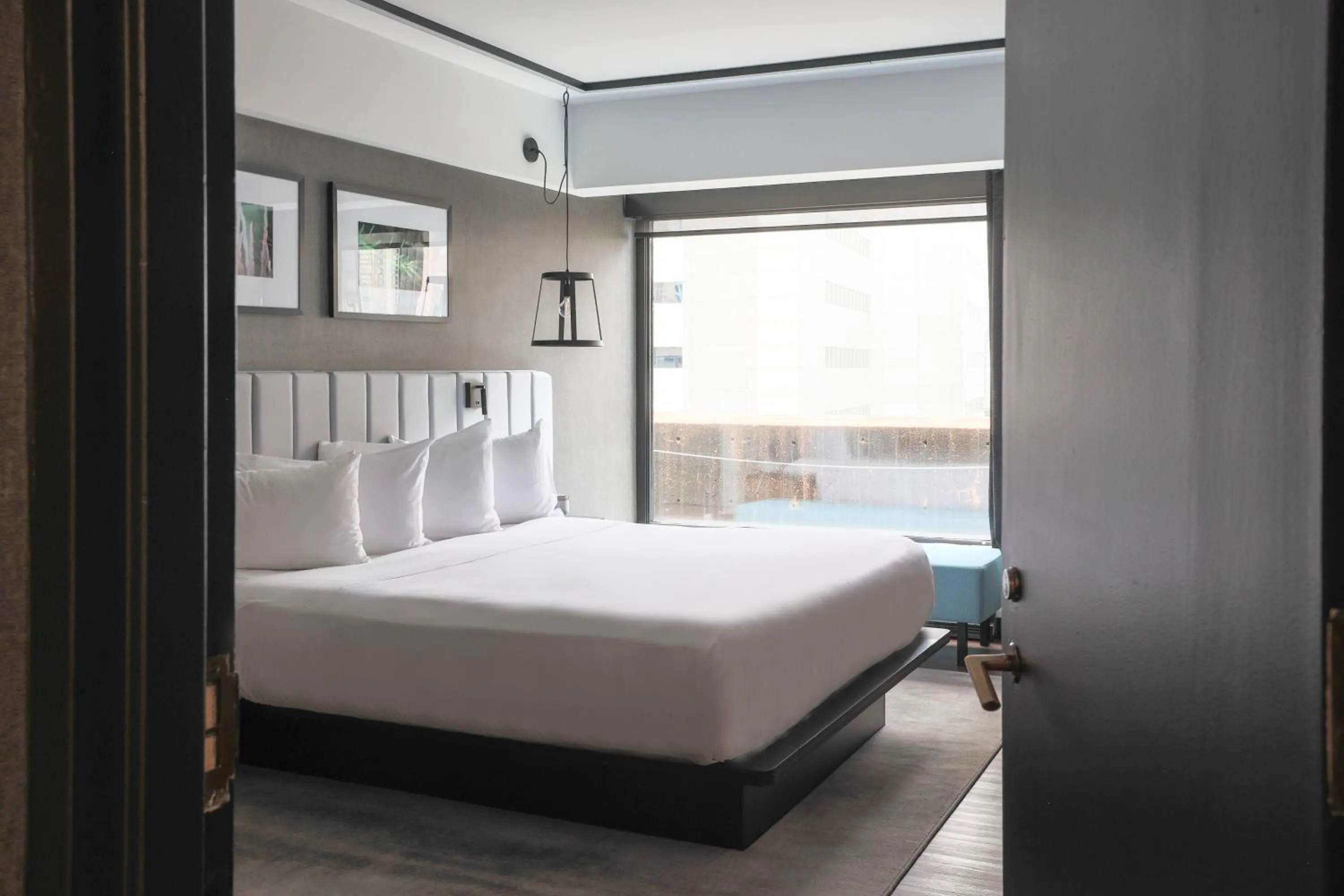 Bed in Hotel Bonaventure Montreal