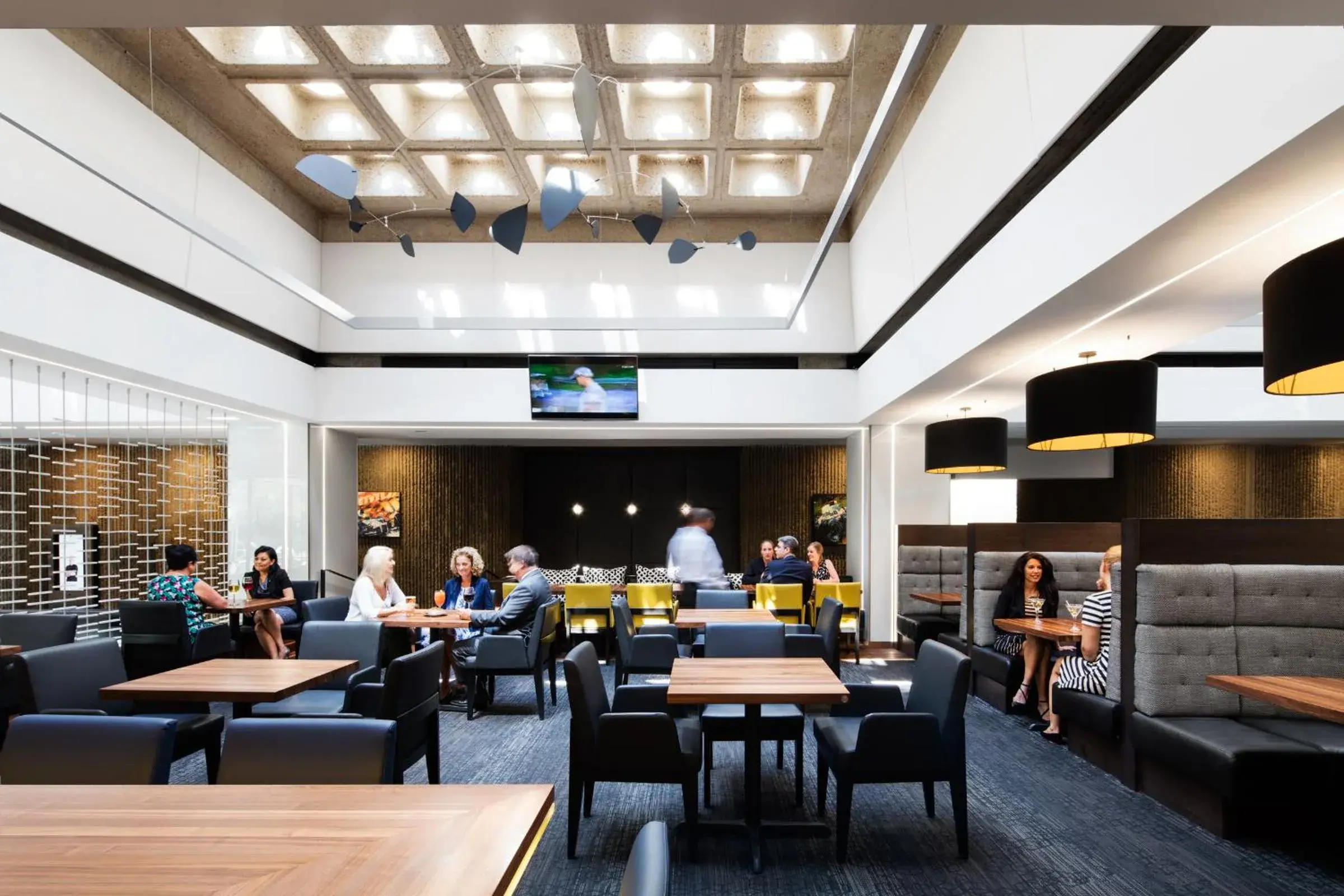 Restaurant/places to eat in Hotel Bonaventure Montreal Restaurant/places to eat in Hotel Bonaventure Montreal