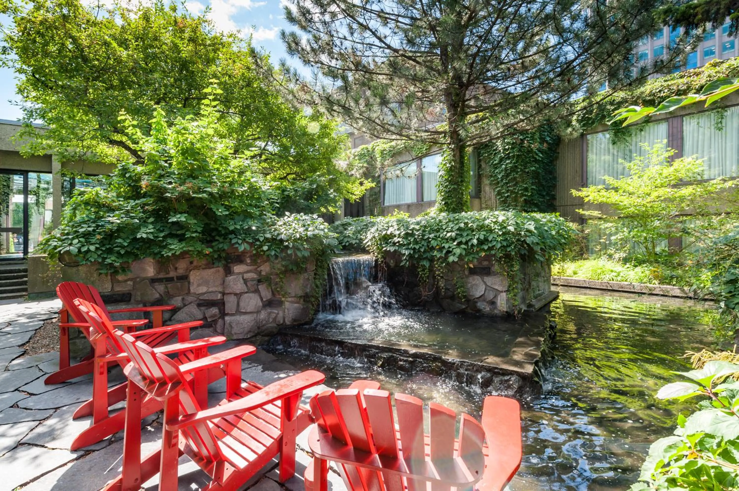 Patio in Hotel Bonaventure Montreal