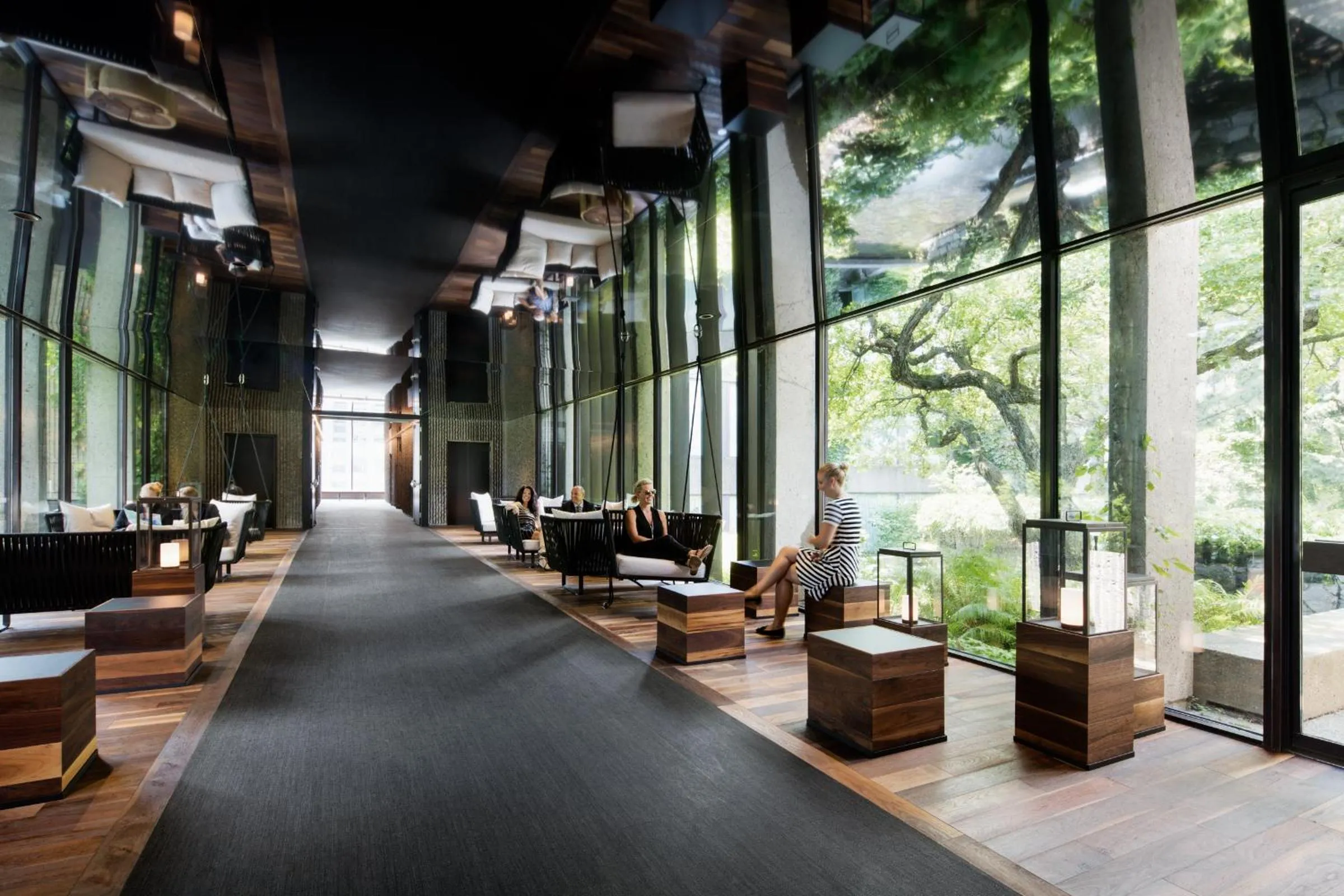 Communal lounge/ TV room in Hotel Bonaventure Montreal