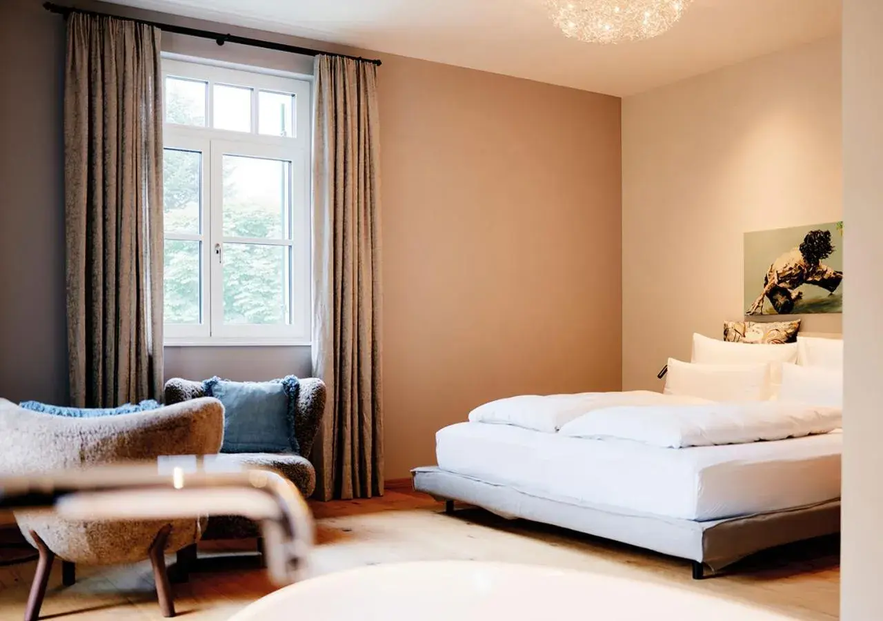 Photo of the whole room, Bed in TAUROA Landhaus zu Appesbach Photo of the whole room, Bed in TAUROA Landhaus zu Appesbach