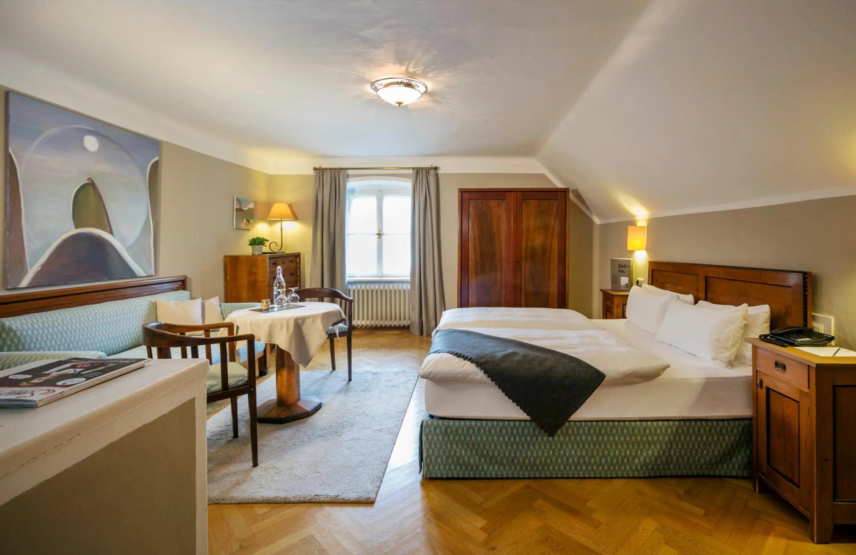 Photo of the whole room, Bed in TAUROA Landhaus zu Appesbach