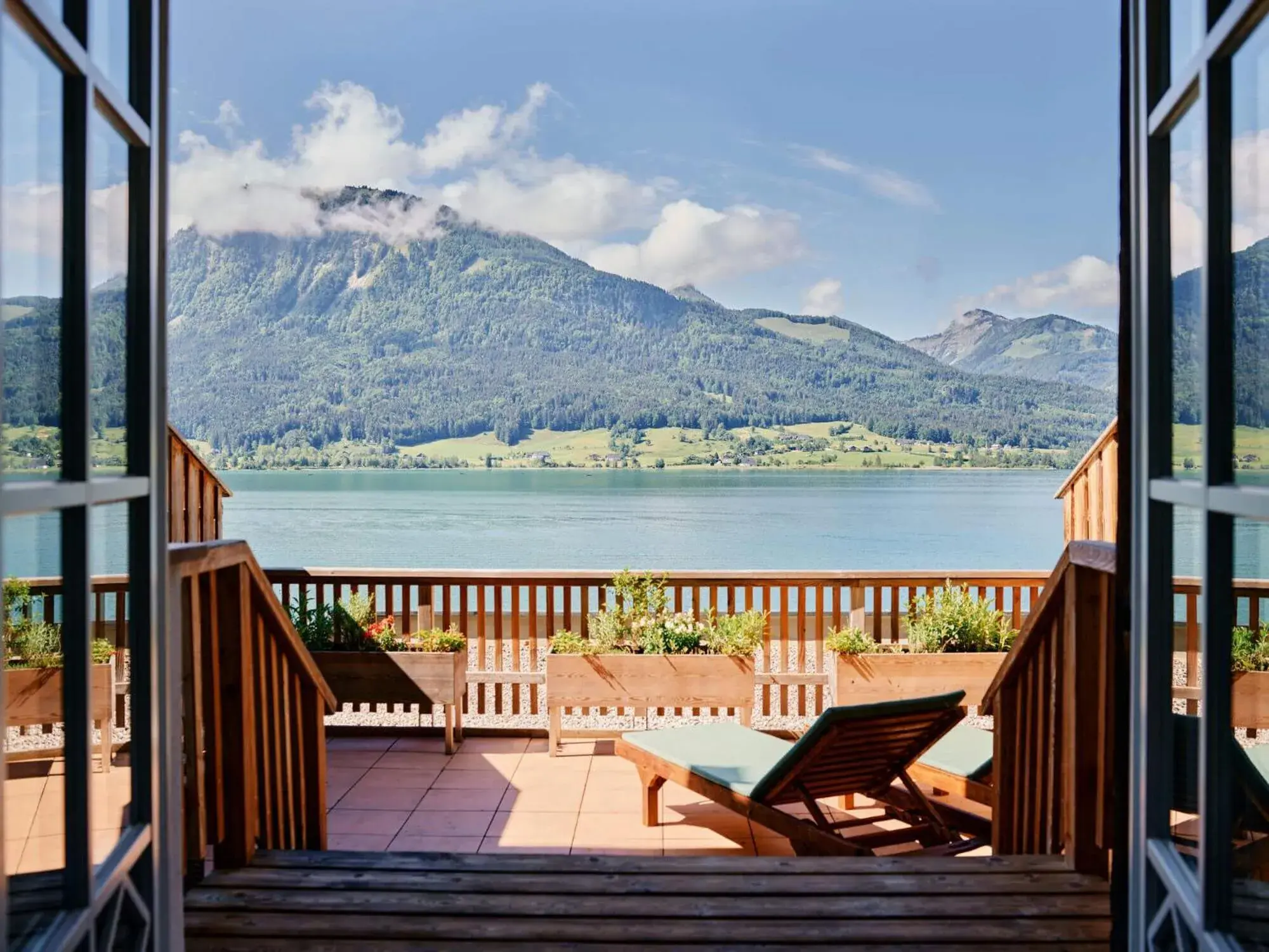 Junior Suite with Terrace and Lake View in TAUROA Landhaus zu Appesbach Junior Suite with Terrace and Lake View in TAUROA Landhaus zu Appesbach