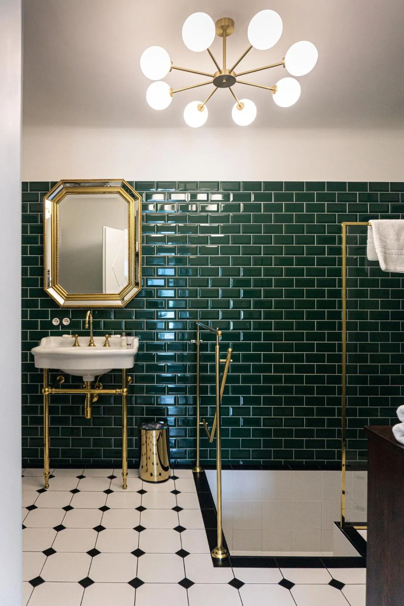 Shower in TAUROA Landhaus zu Appesbach