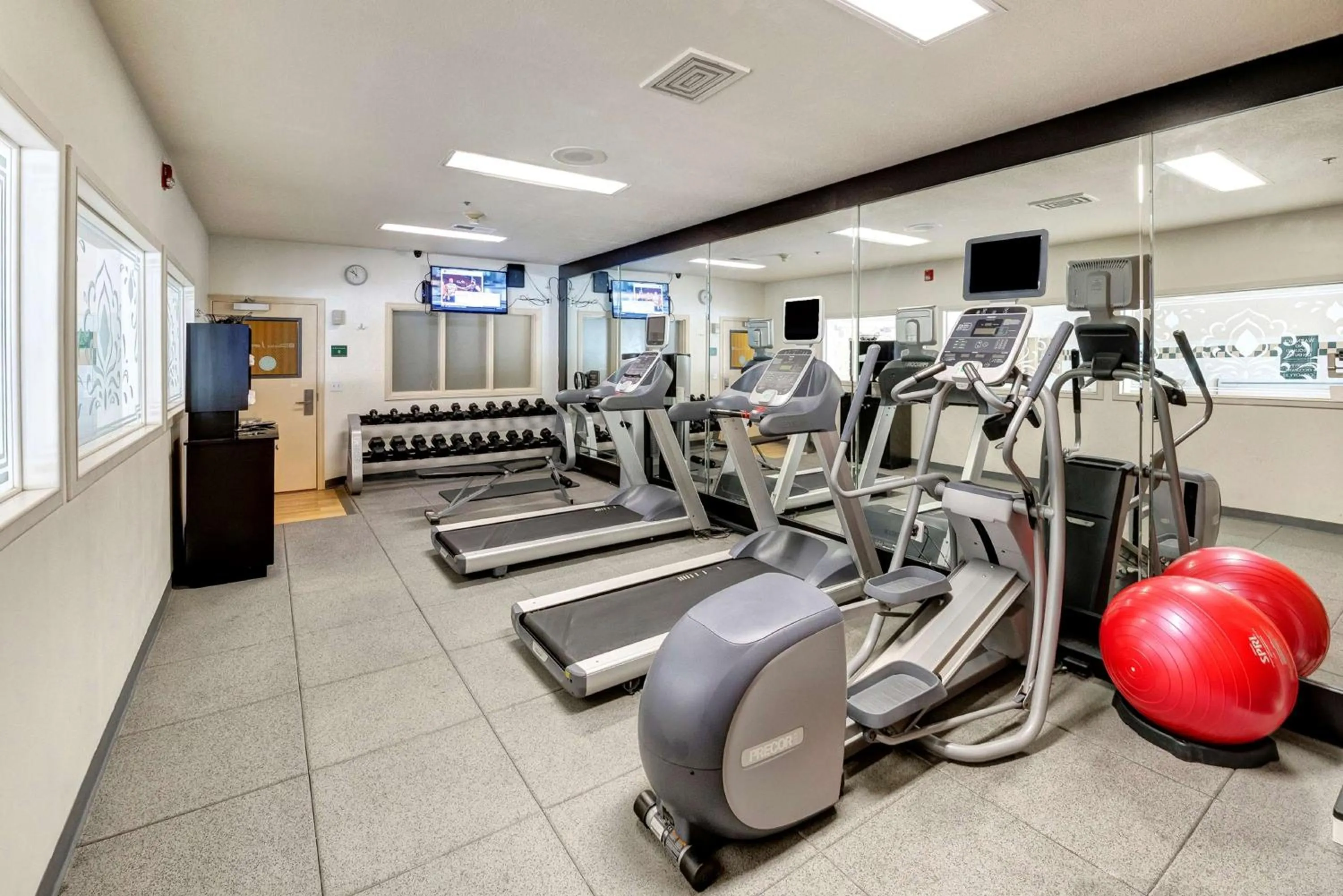 Fitness centre/facilities in Hilton Garden Inn Portland Airport