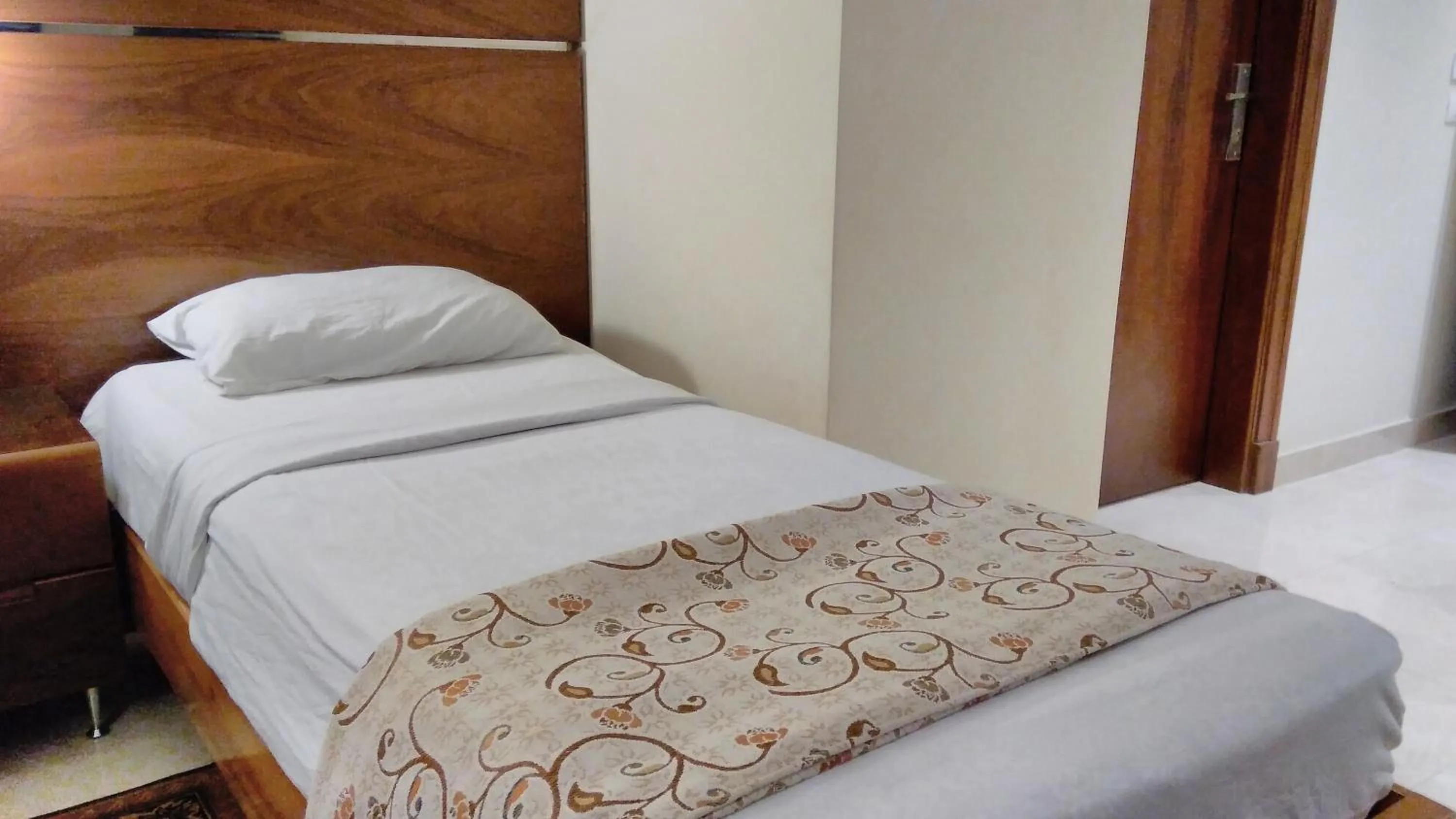 Bed in Pharaohs Hotel