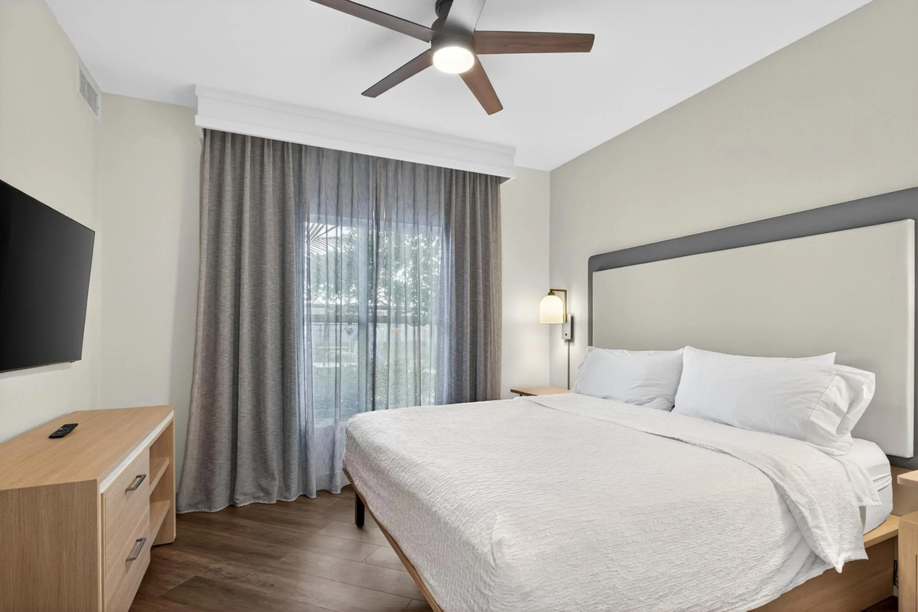 Bed in Homewood Suites by Hilton Carlsbad-North San Diego County