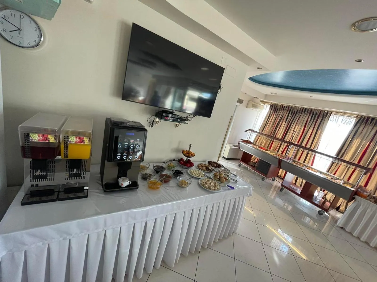 Breakfast in Hotel Diamond