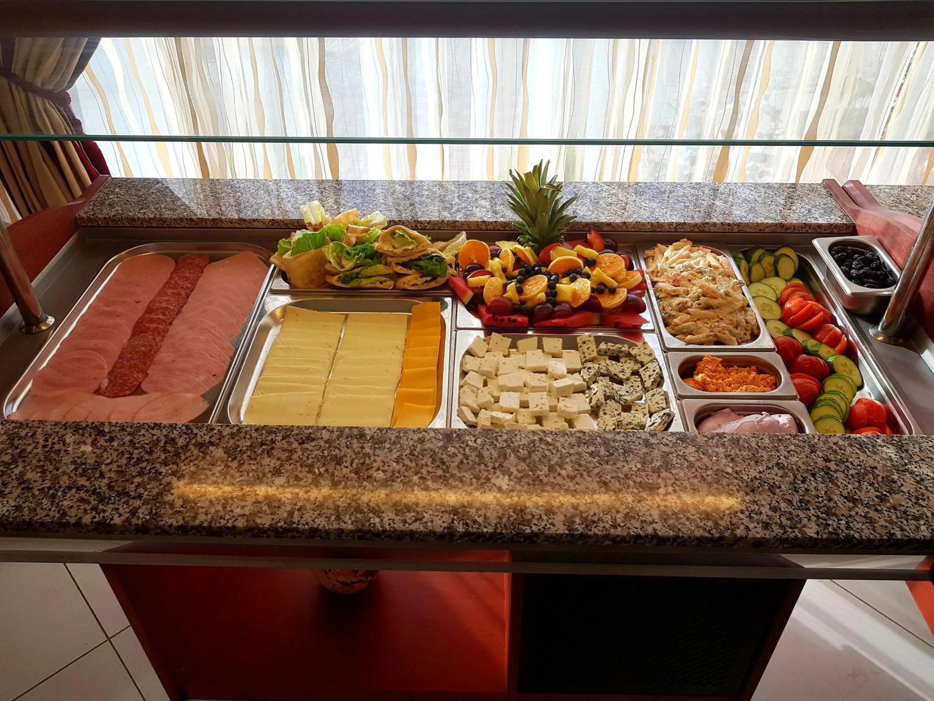 Food and drinks in Hotel Diamond