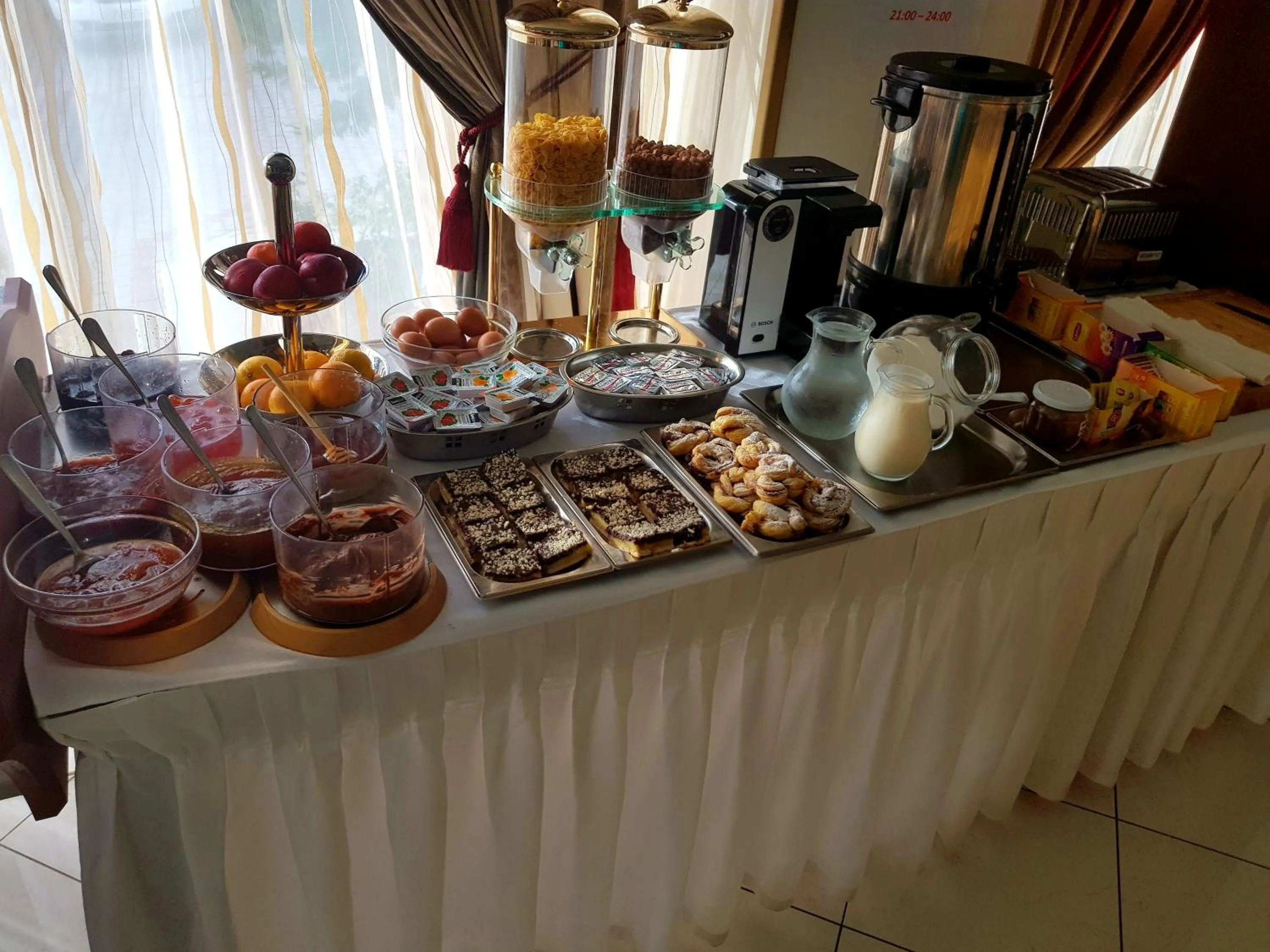 Breakfast in Hotel Diamond