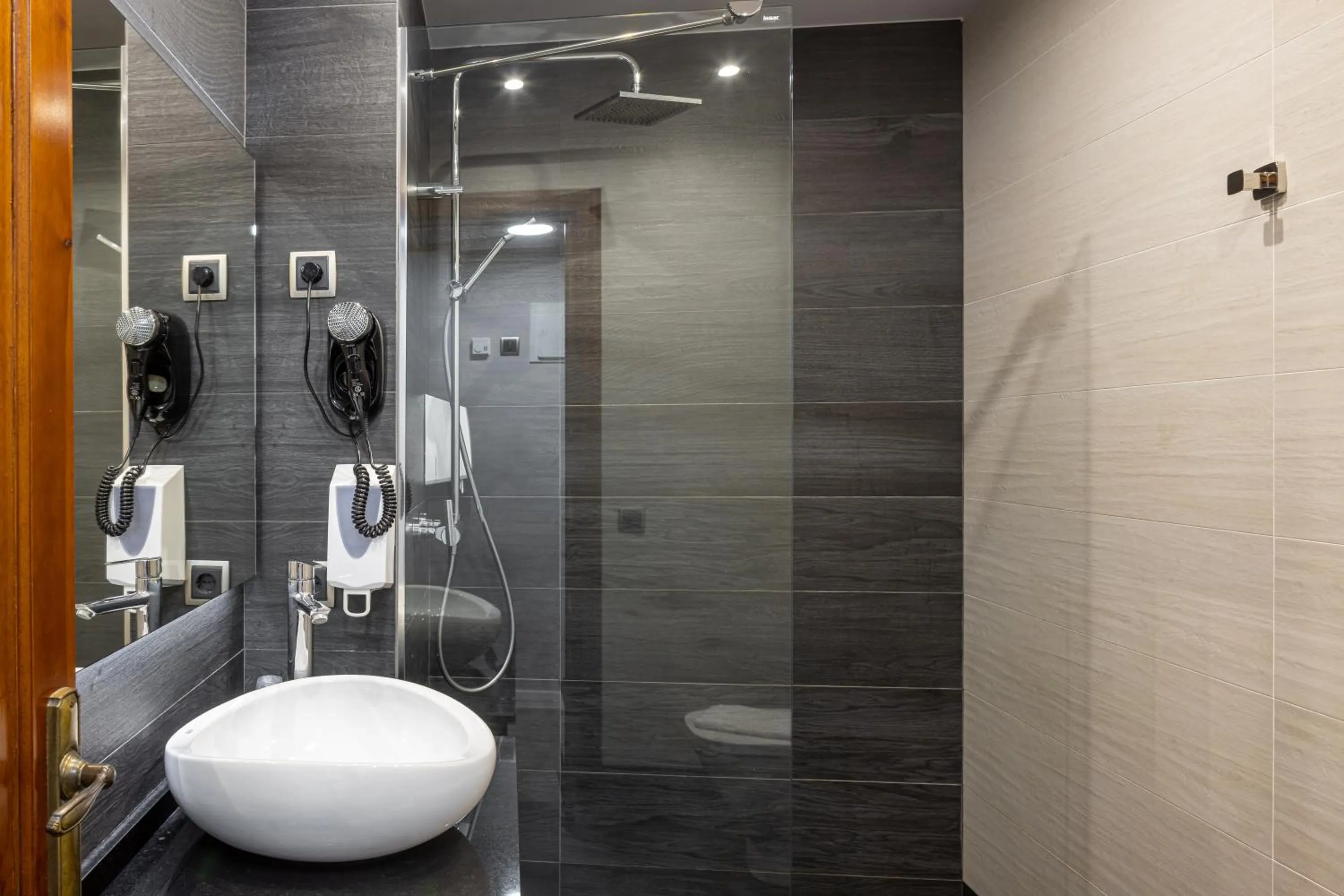 Bathroom in Hotel Restaurant Sol i Vi