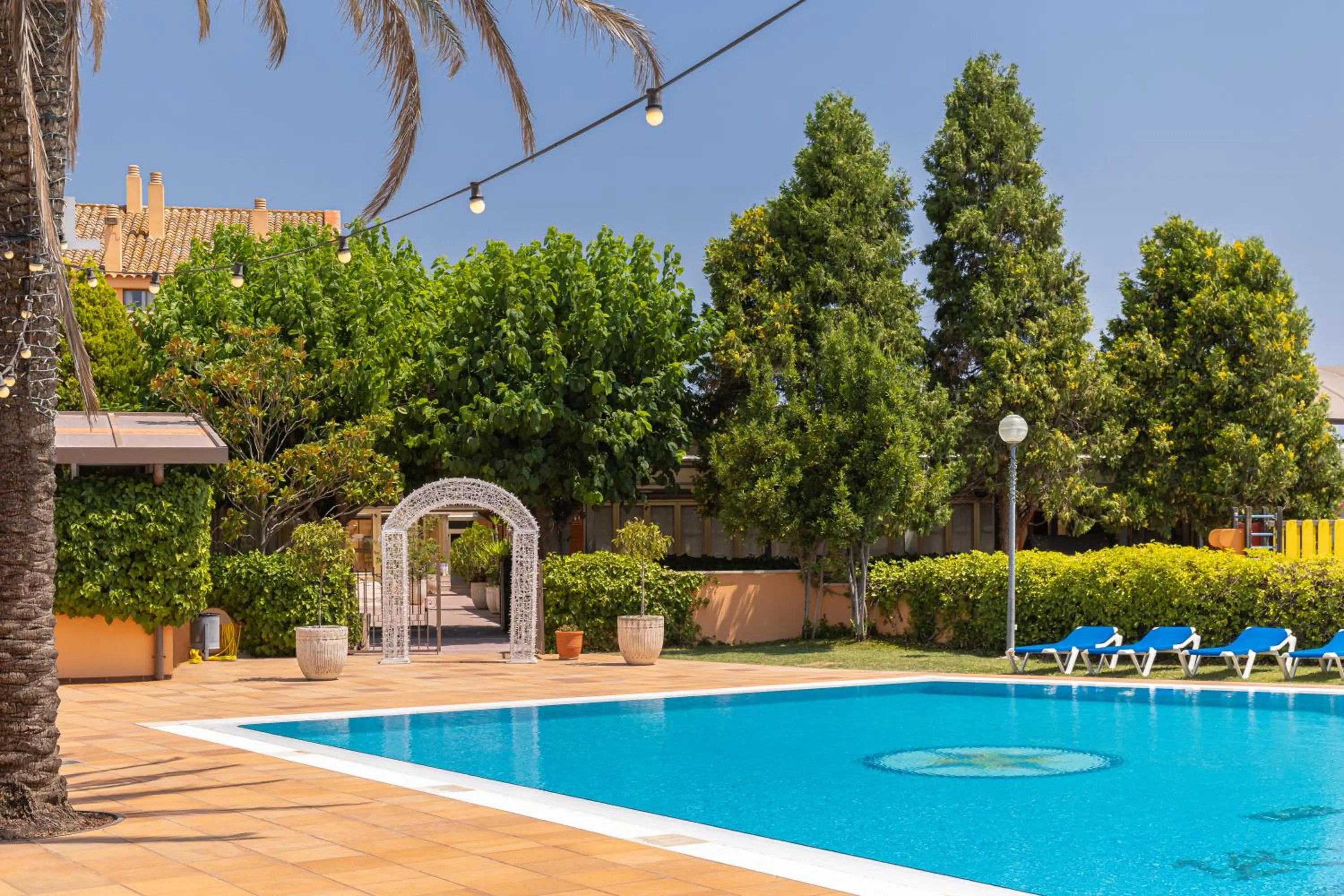 Swimming pool in Hotel Restaurant Sol i Vi