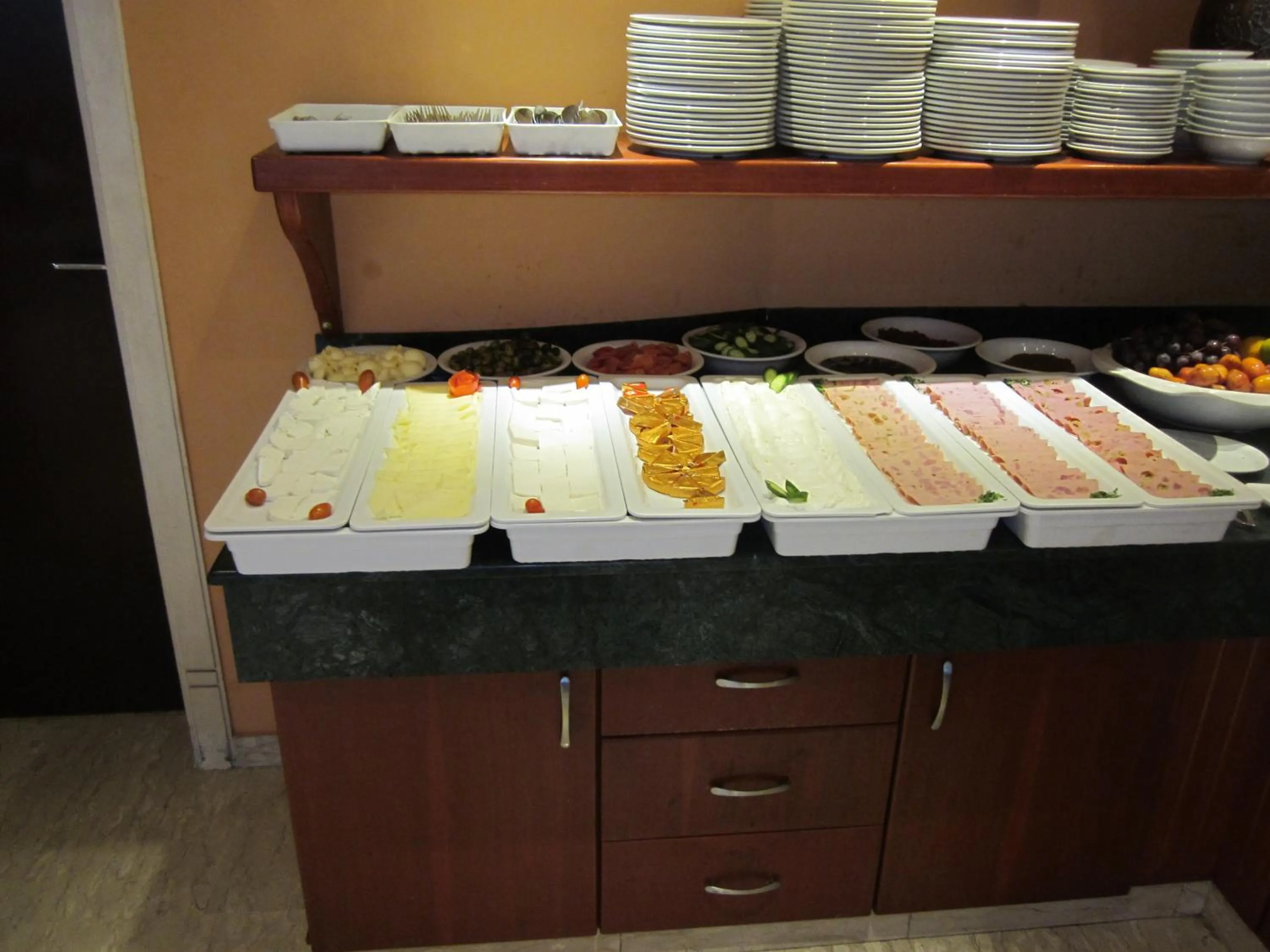 Restaurant/places to eat in Madisson Hotel