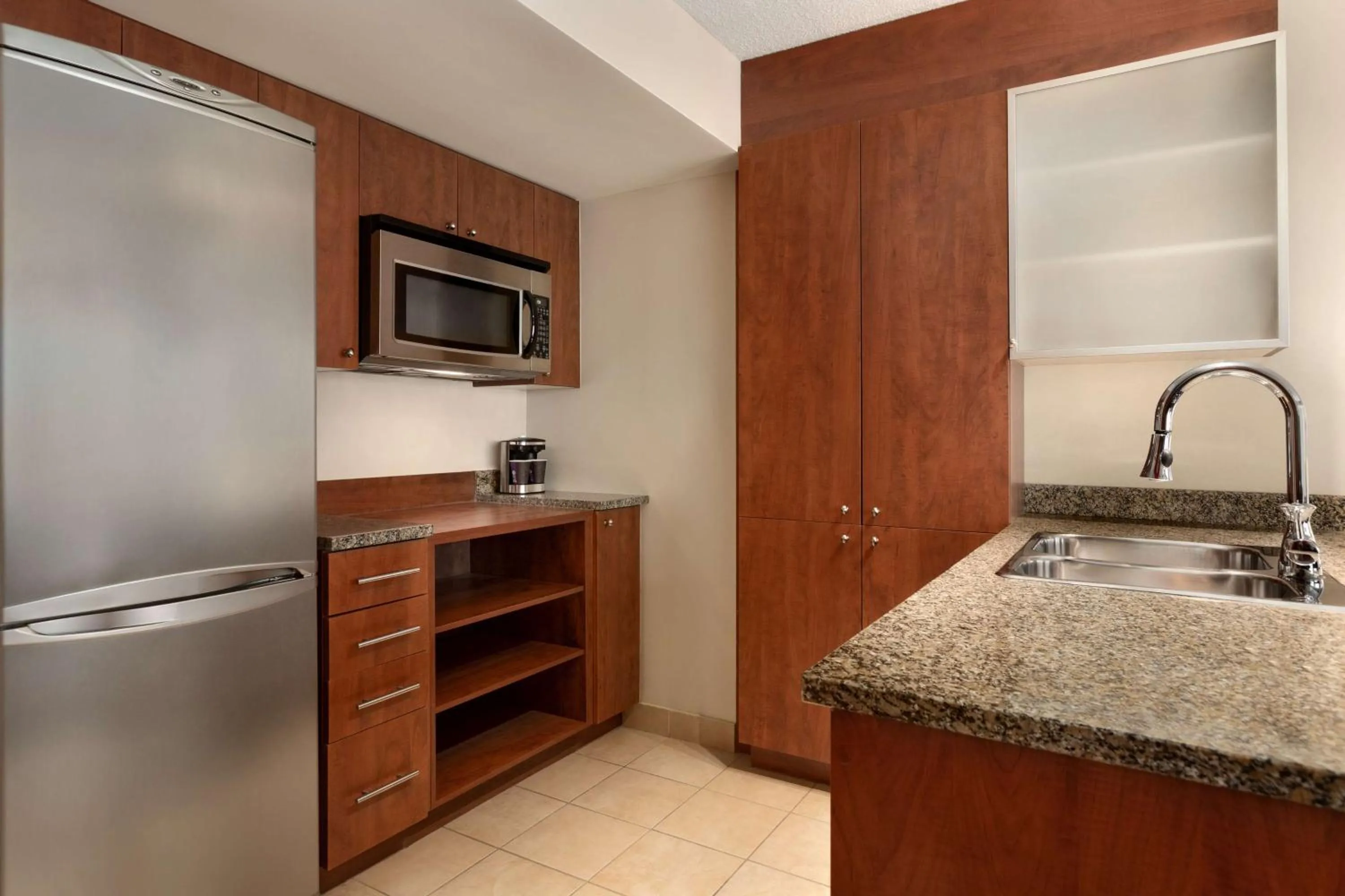 Kitchen or kitchenette in Embassy Suites by Hilton - Montreal