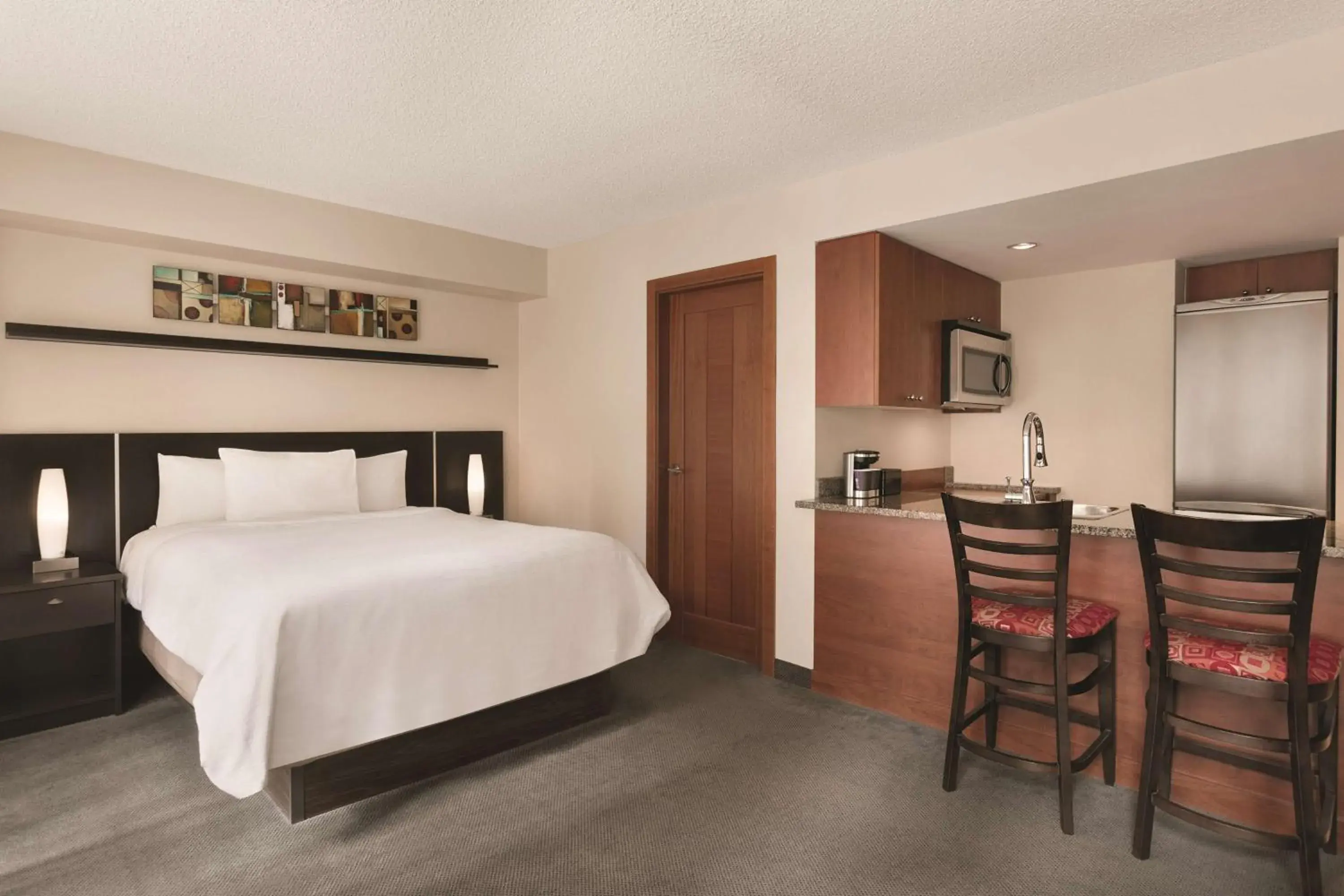 Bed in Embassy Suites by Hilton - Montreal Bed in Embassy Suites by Hilton - Montreal