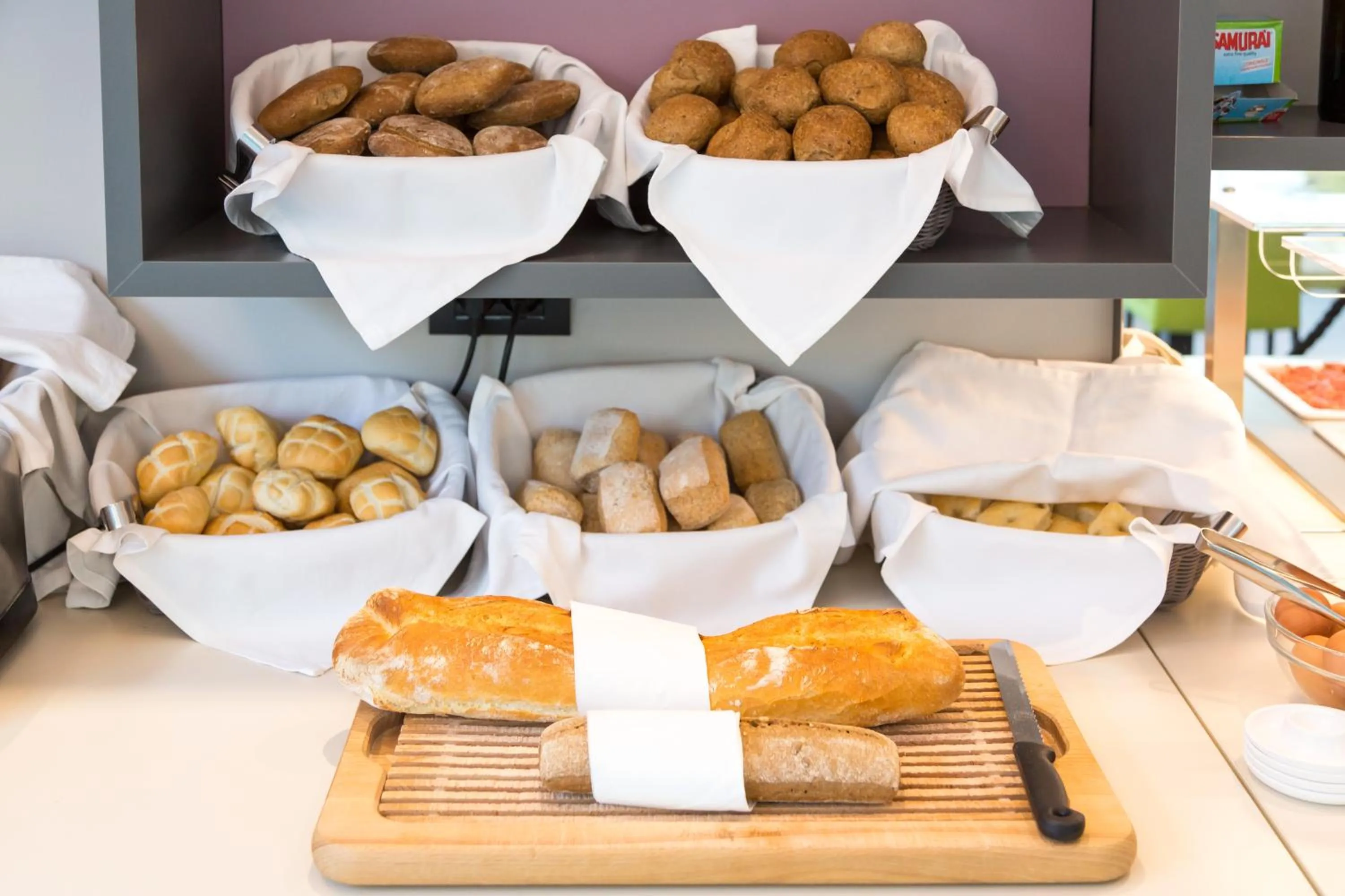 Breakfast in Garda Life