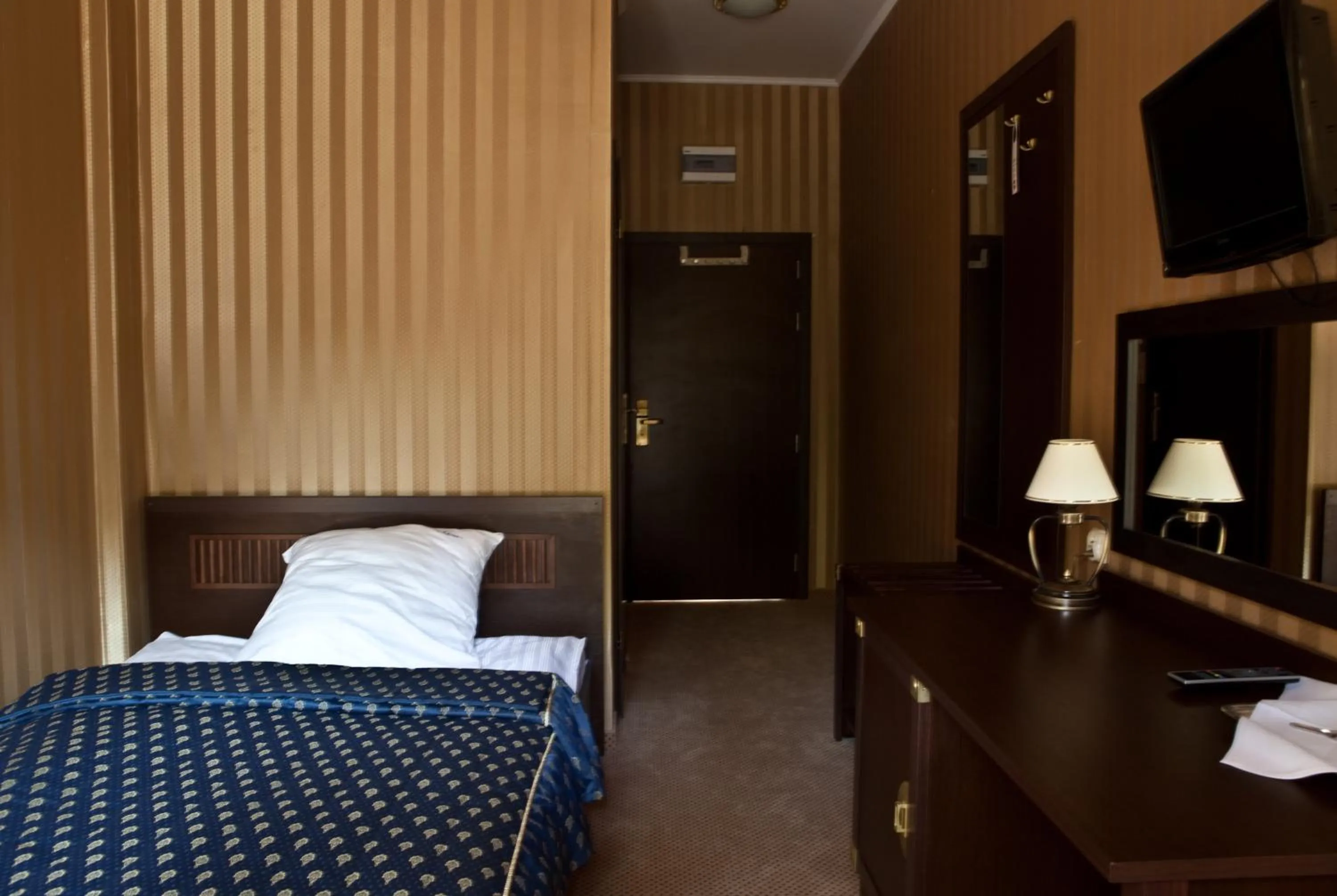 Bedroom, Bed in Shuma