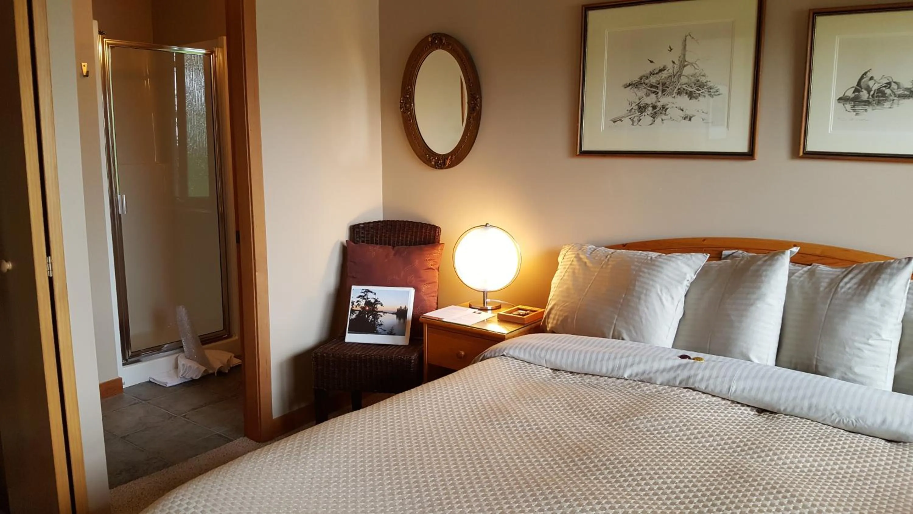 Bedroom, Bed in Reef Point Oceanfront Bed and Breakfast