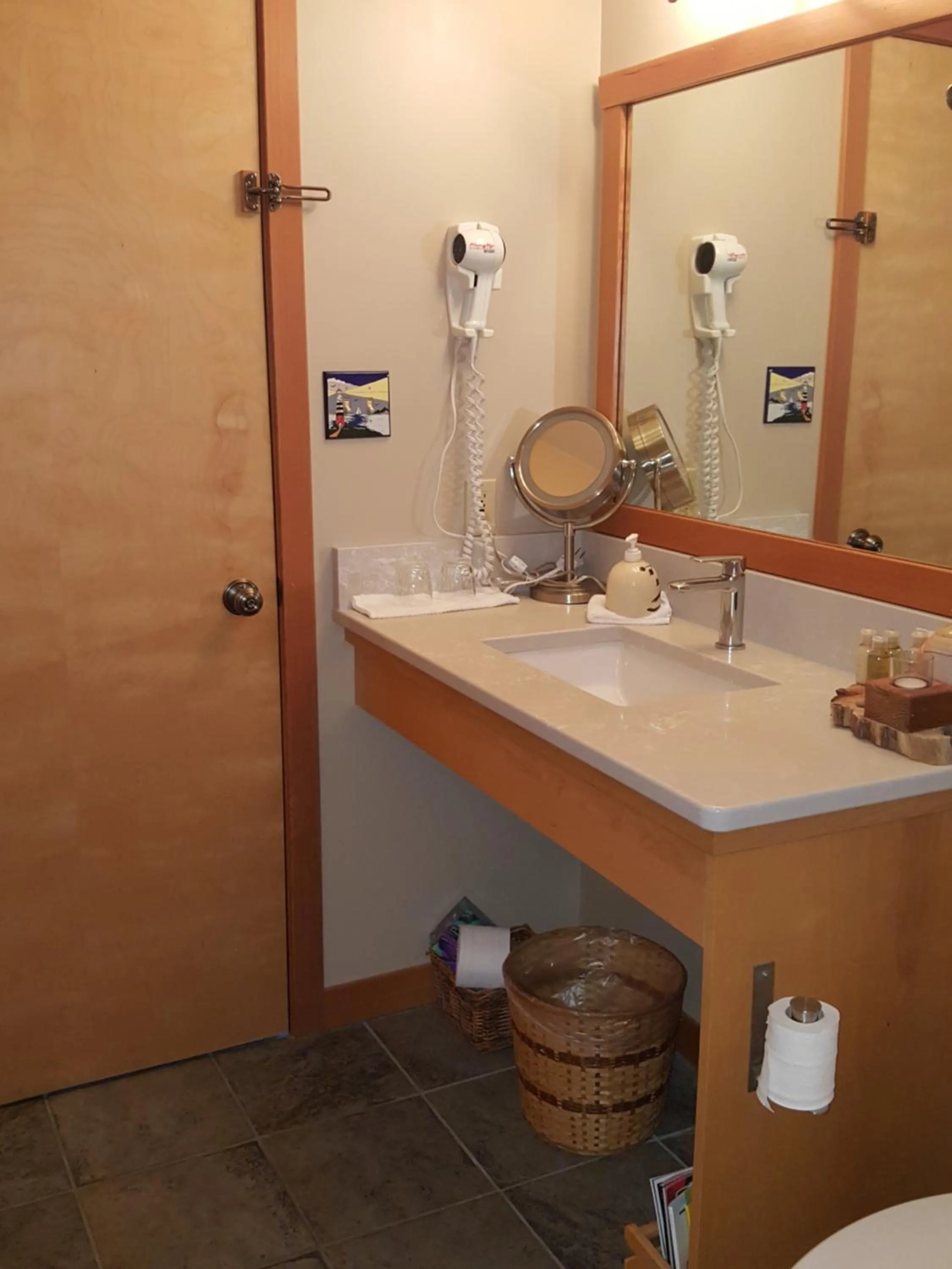 Bathroom in Reef Point Oceanfront Bed and Breakfast