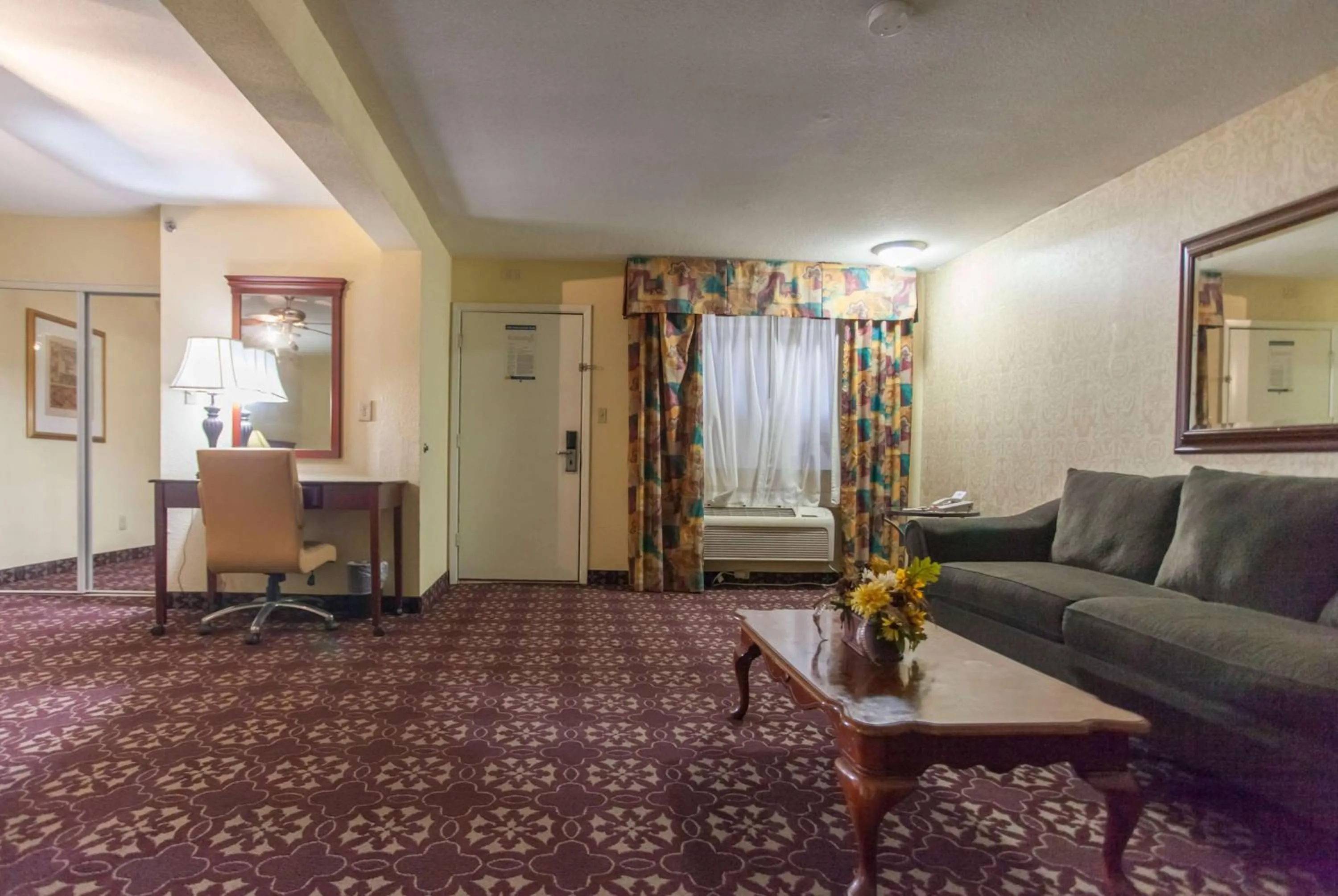Photo of the whole room in Days Inn by Wyndham Shenandoah