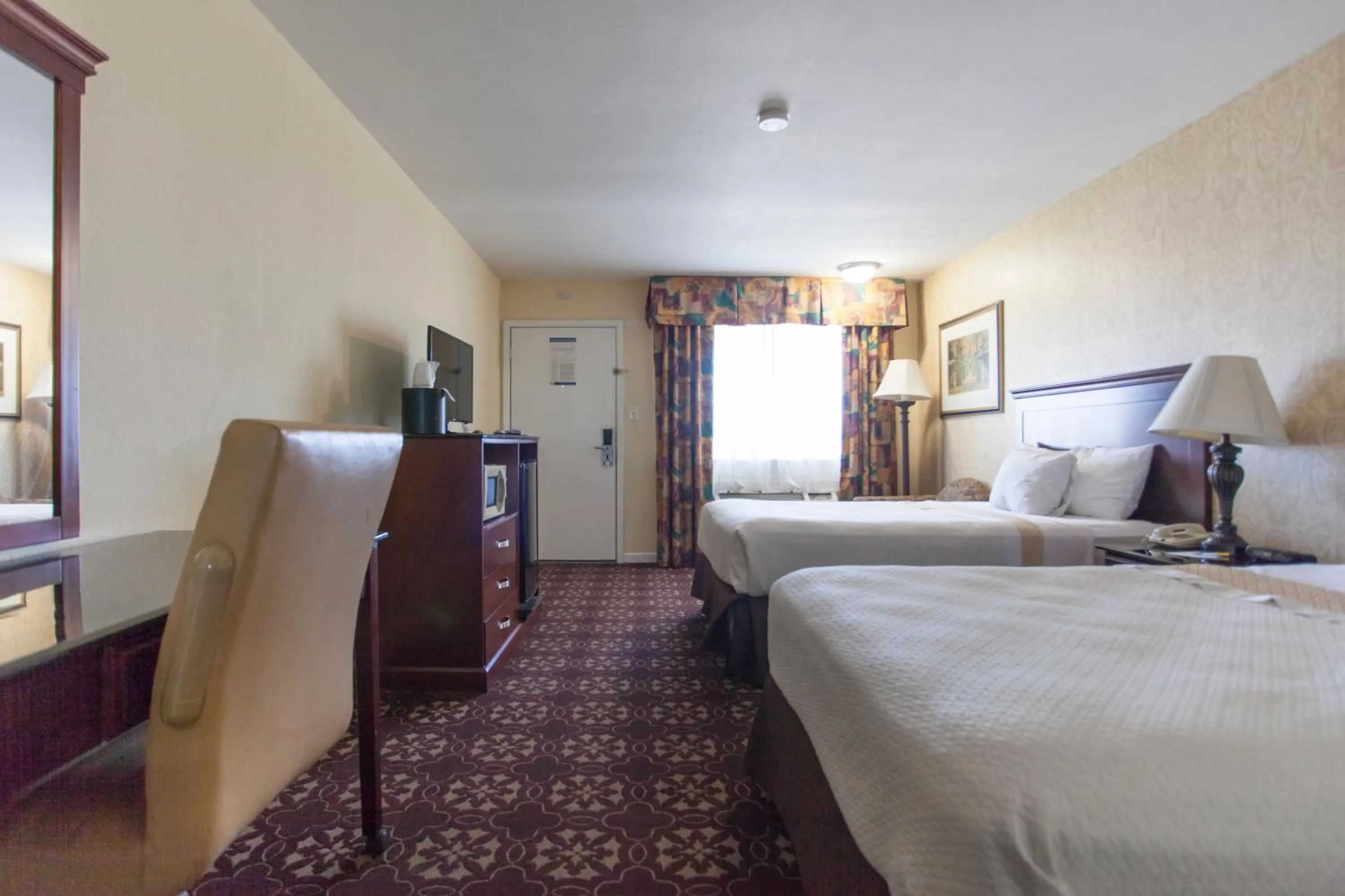 Photo of the whole room, Bed in Days Inn by Wyndham Shenandoah