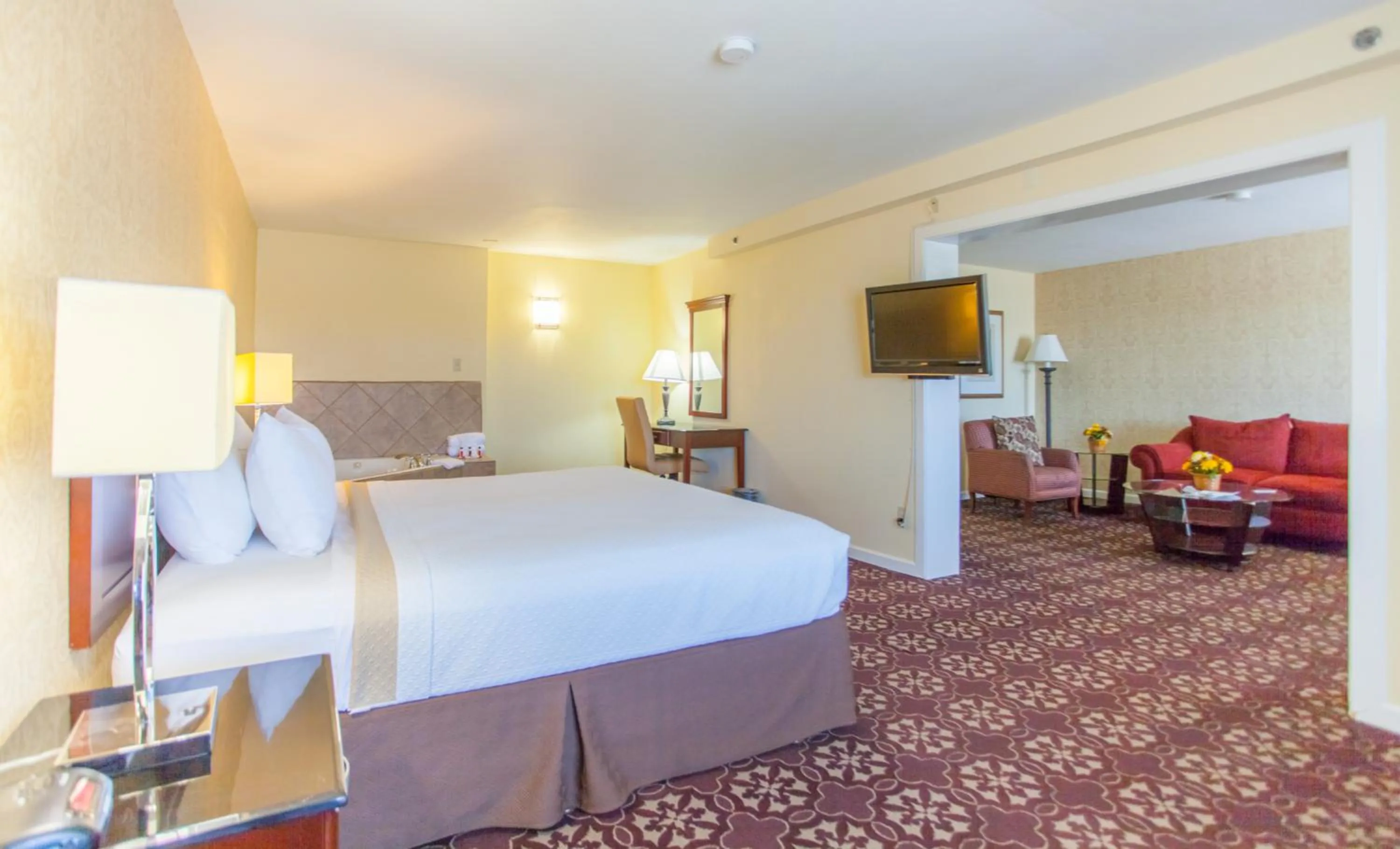 Photo of the whole room, Bed in Days Inn by Wyndham Shenandoah