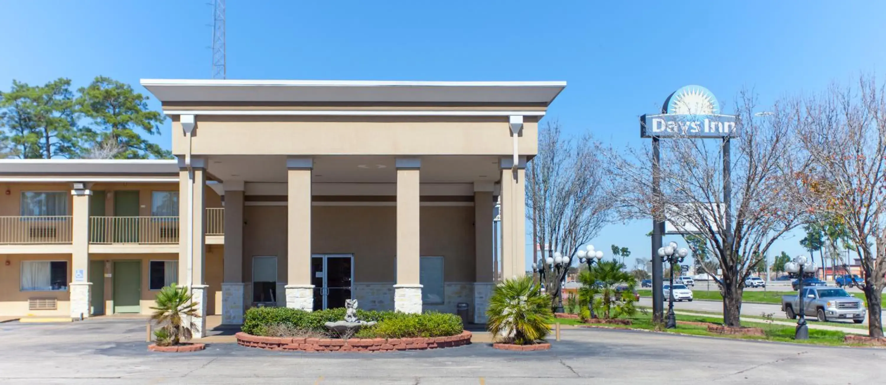 Property building in Days Inn by Wyndham Shenandoah Property building in Days Inn by Wyndham Shenandoah