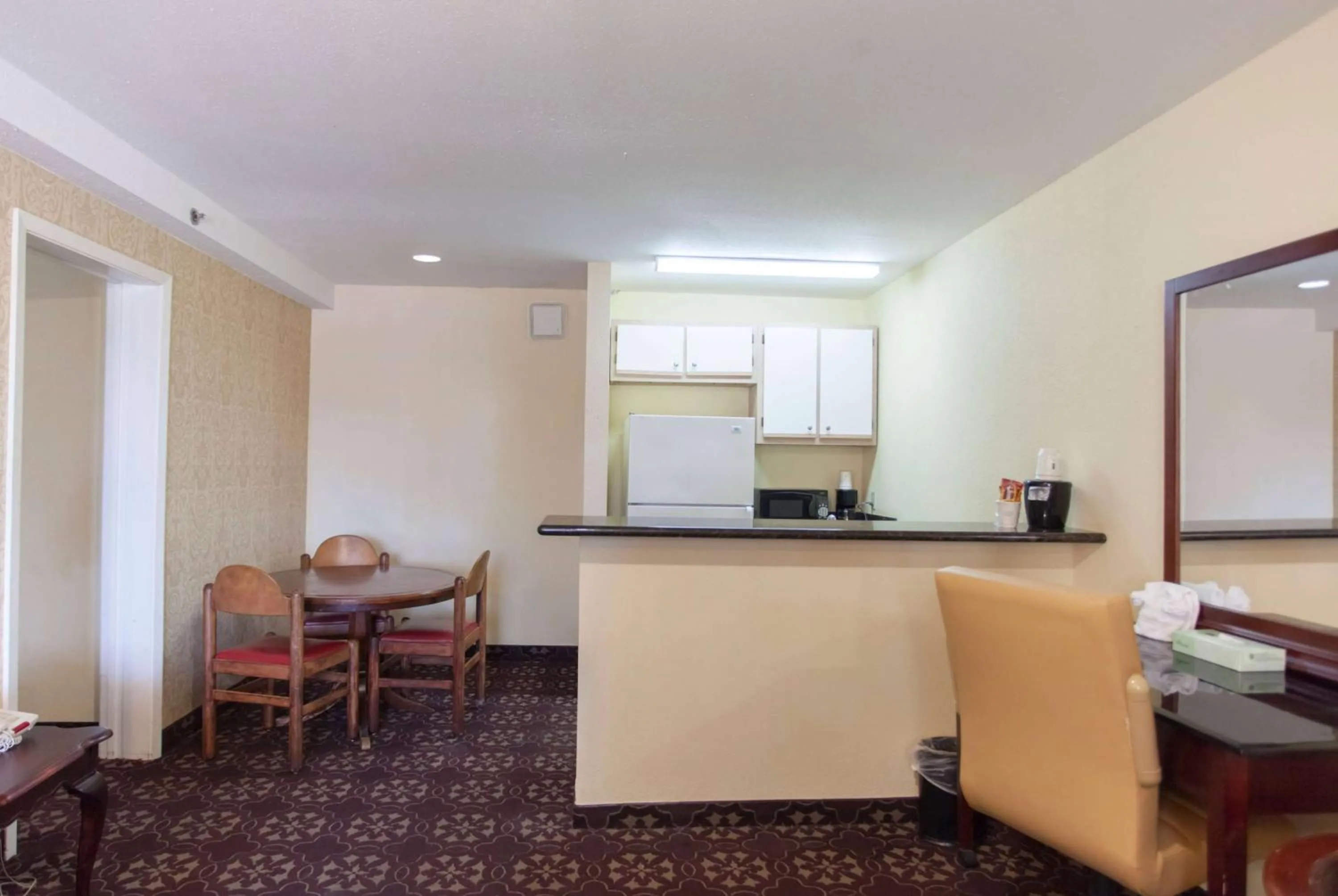 Photo of the whole room in Days Inn by Wyndham Shenandoah