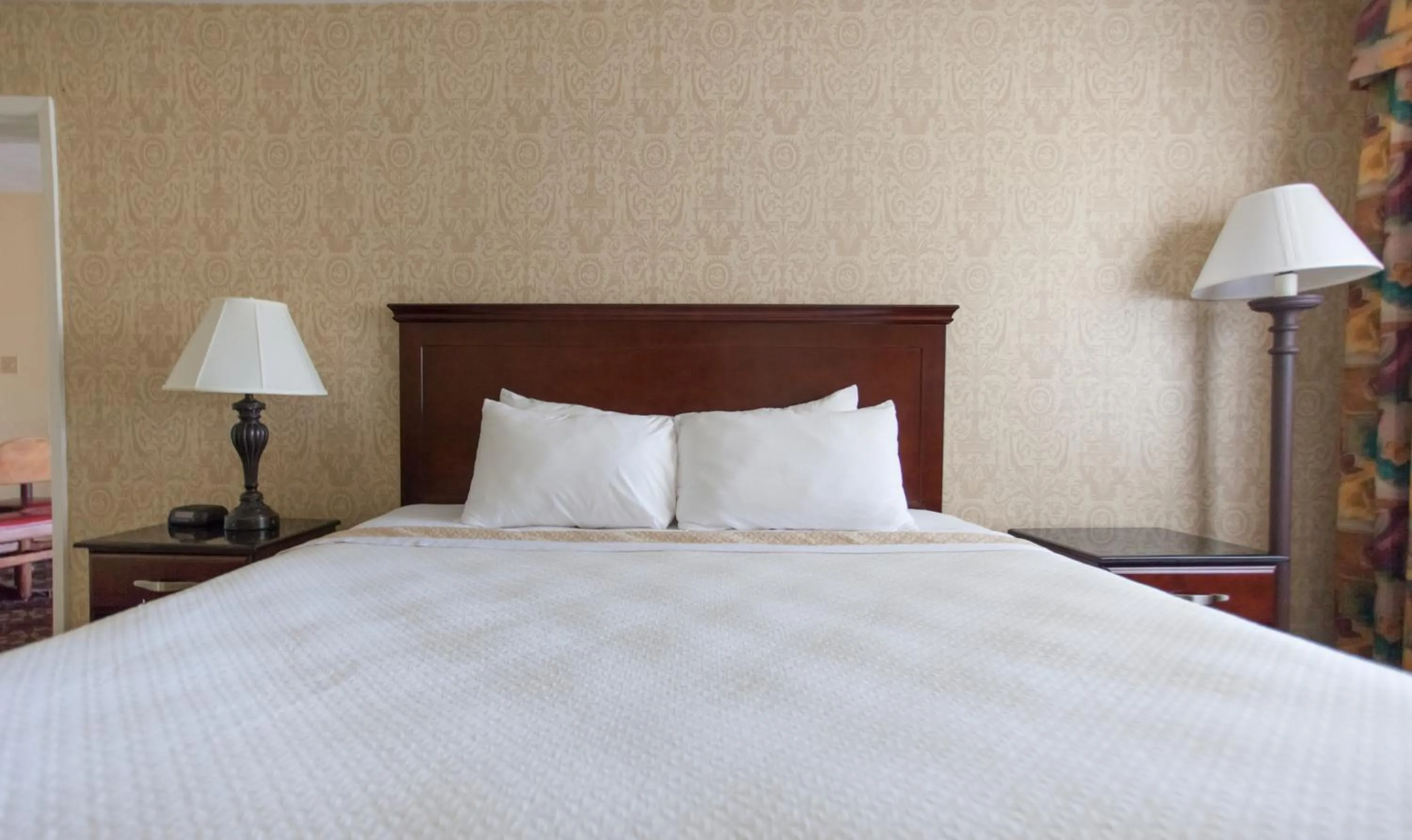 Bed in Days Inn by Wyndham Shenandoah