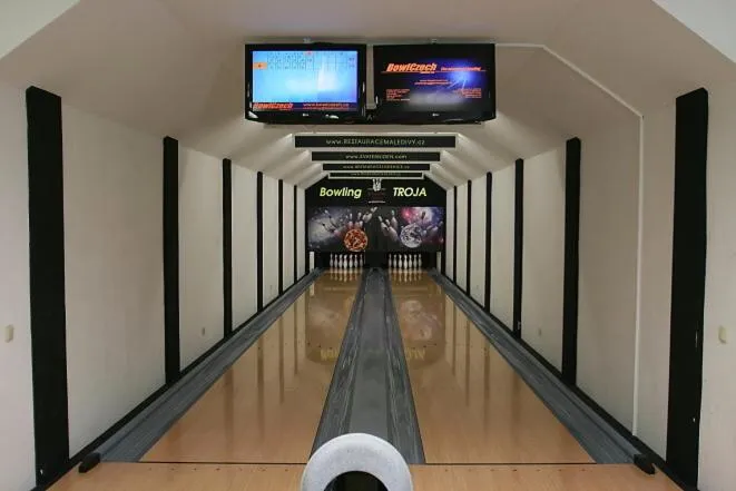 Bowling in Castle Residence Praha