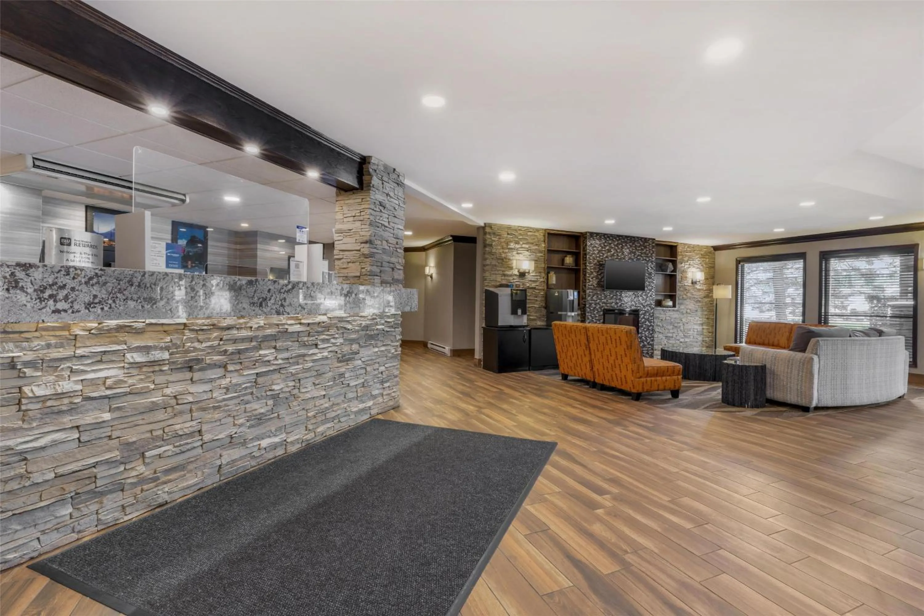 Lobby or reception in Best Western Plus Country Meadows Inn