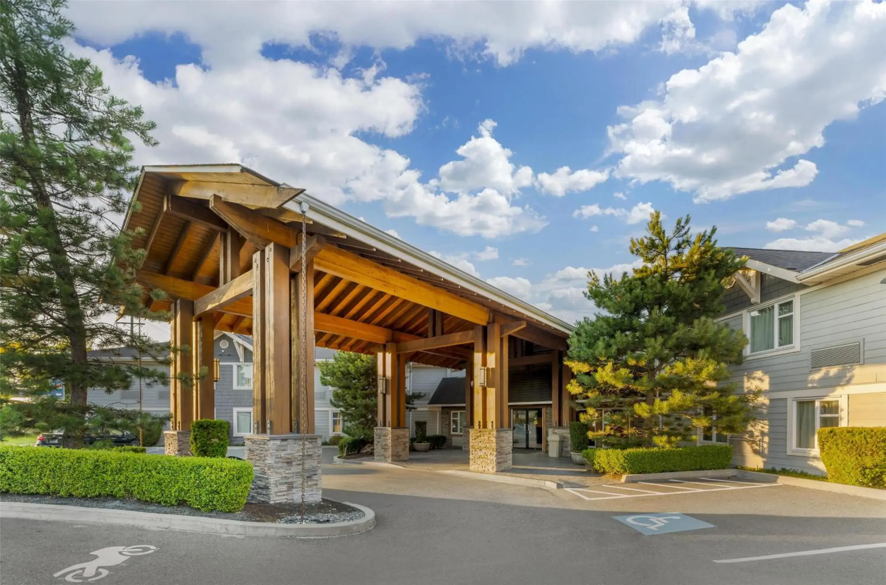 Property building in Best Western Plus Country Meadows Inn Property building in Best Western Plus Country Meadows Inn