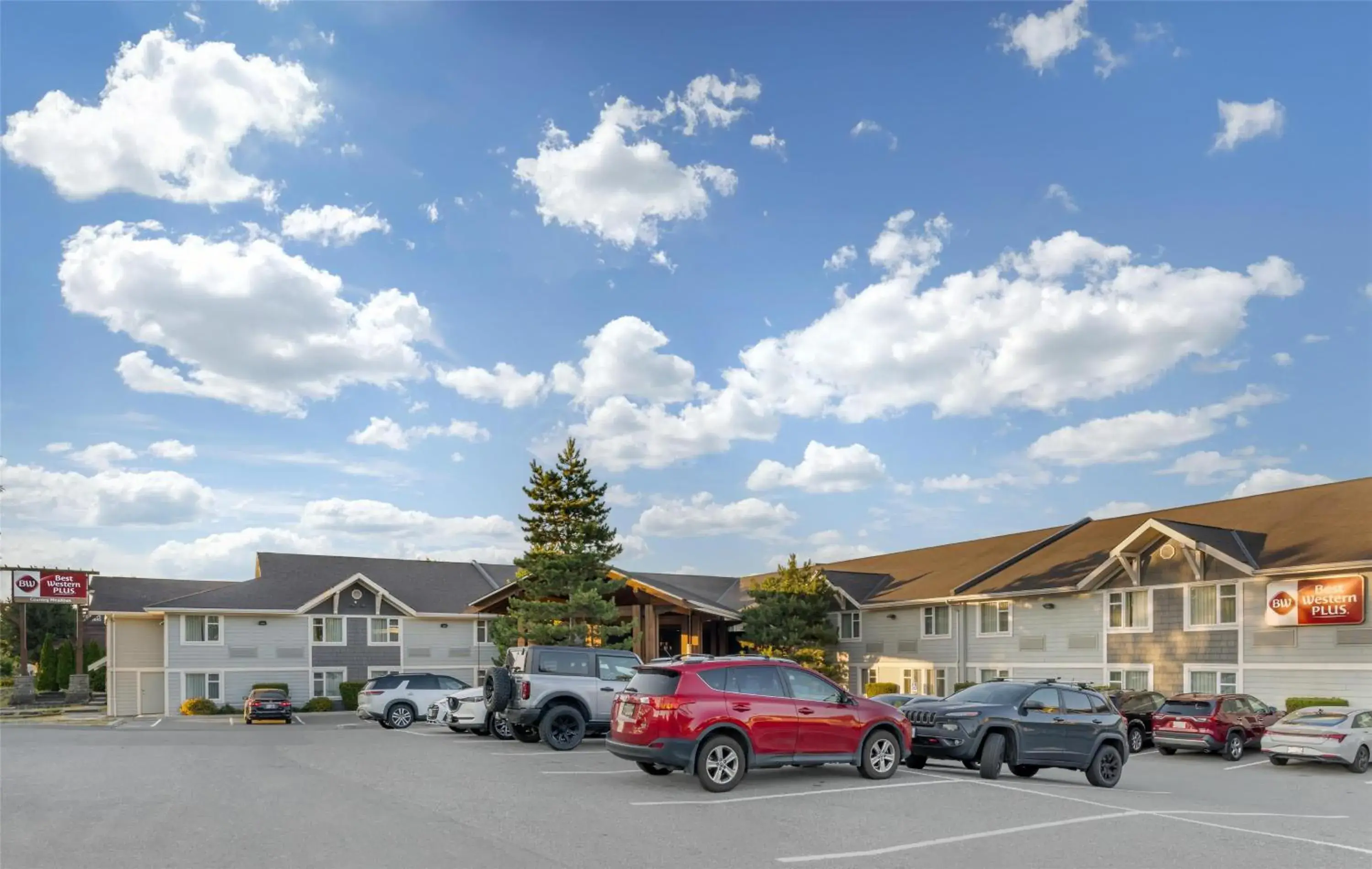 Property building in Best Western Plus Country Meadows Inn Property building in Best Western Plus Country Meadows Inn