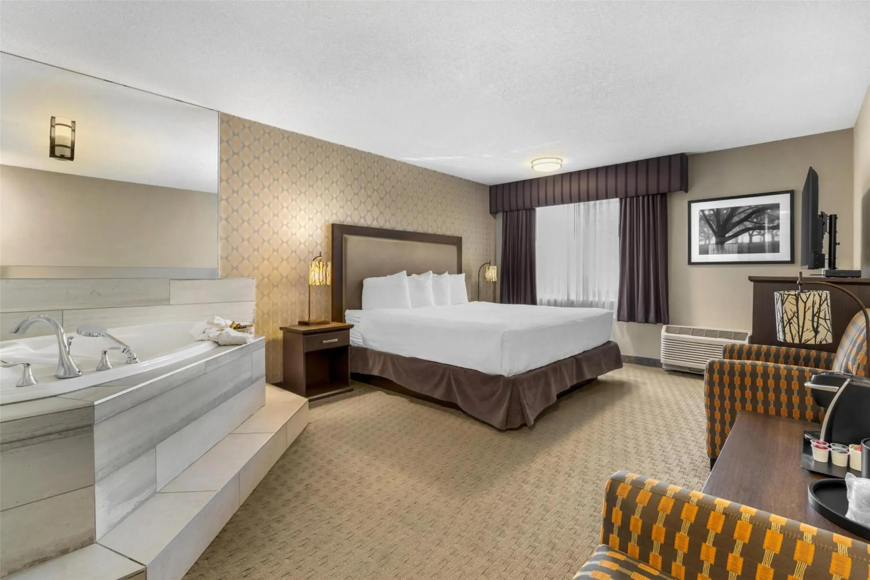 Bedroom, Bed in Best Western Plus Country Meadows Inn Bedroom, Bed in Best Western Plus Country Meadows Inn