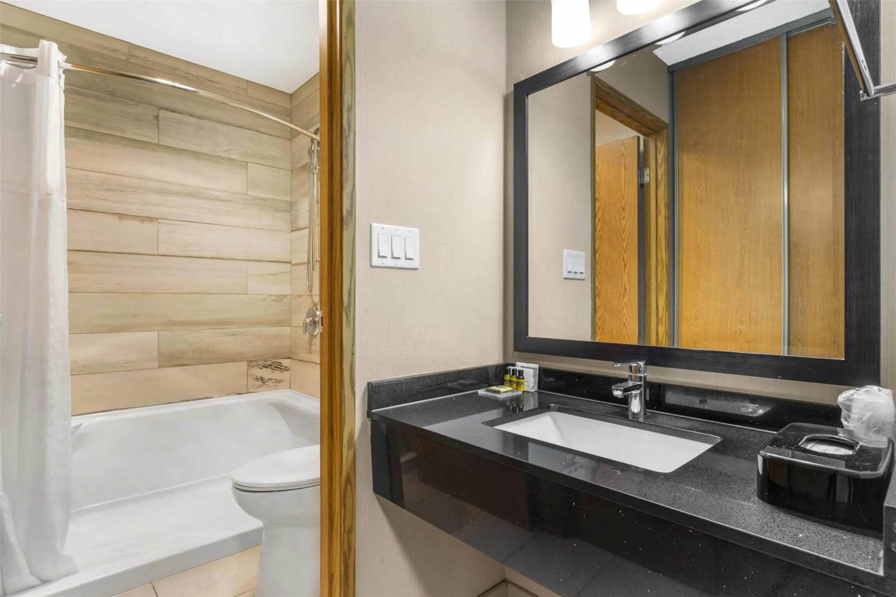 Bathroom in Best Western Plus Country Meadows Inn