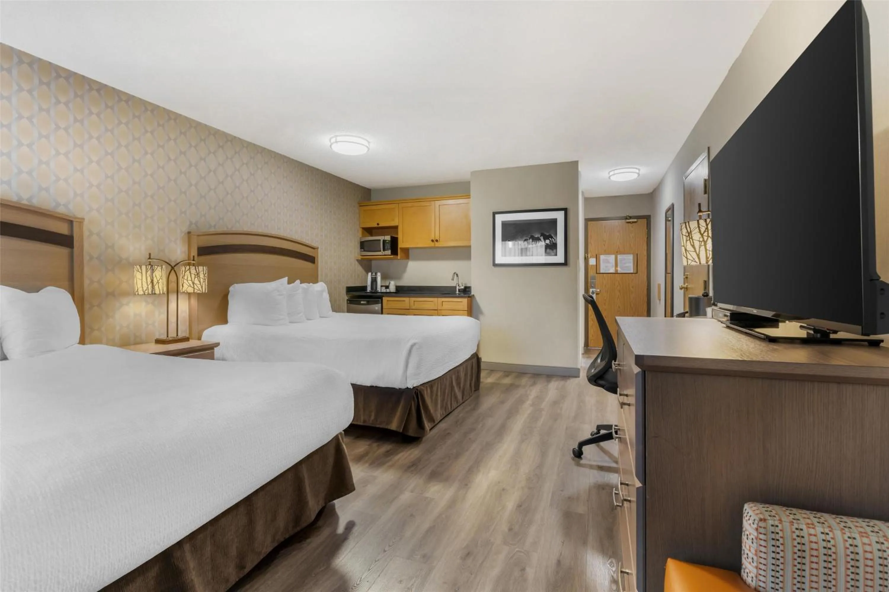 Bedroom, Bed in Best Western Plus Country Meadows Inn