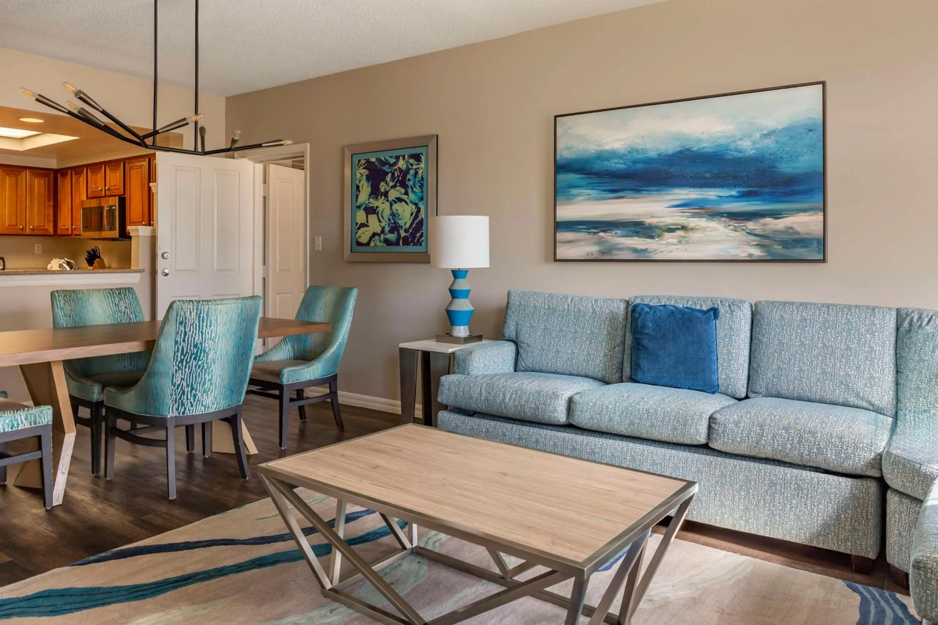 Living room in Hilton Grand Vacations Club SeaWorld Orlando