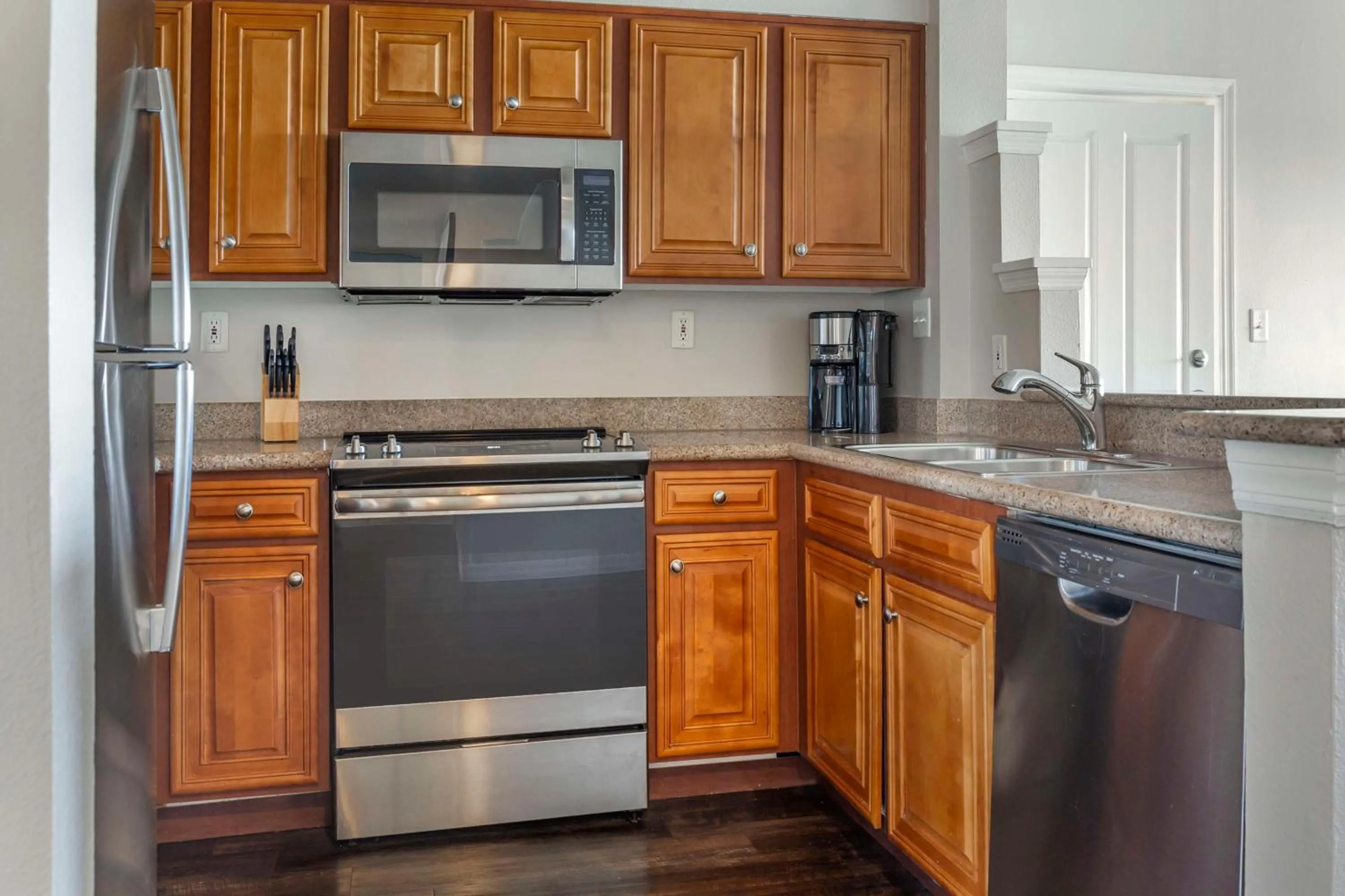 Kitchen or kitchenette in Hilton Grand Vacations Club SeaWorld Orlando