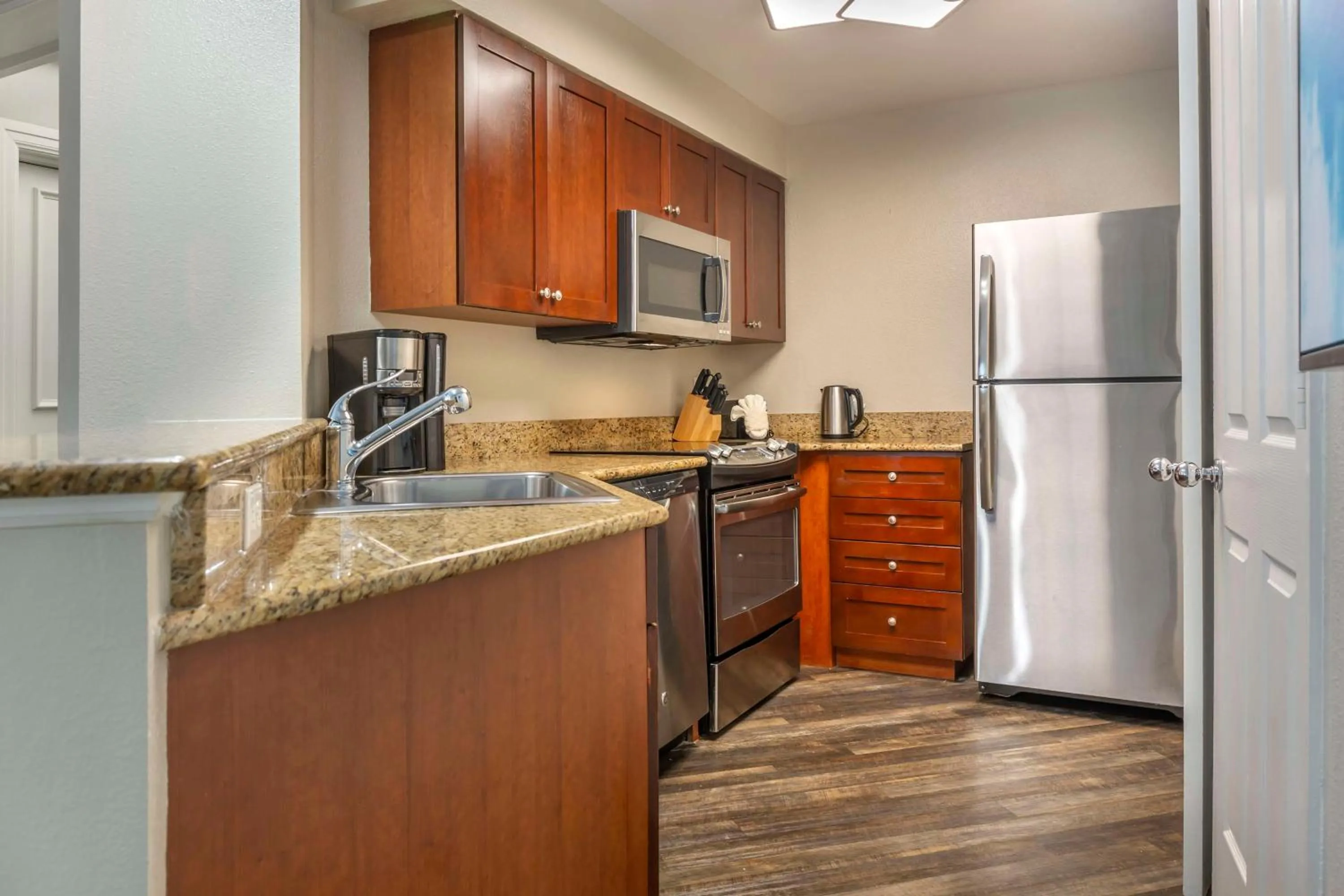 Kitchen or kitchenette in Hilton Grand Vacations Club SeaWorld Orlando